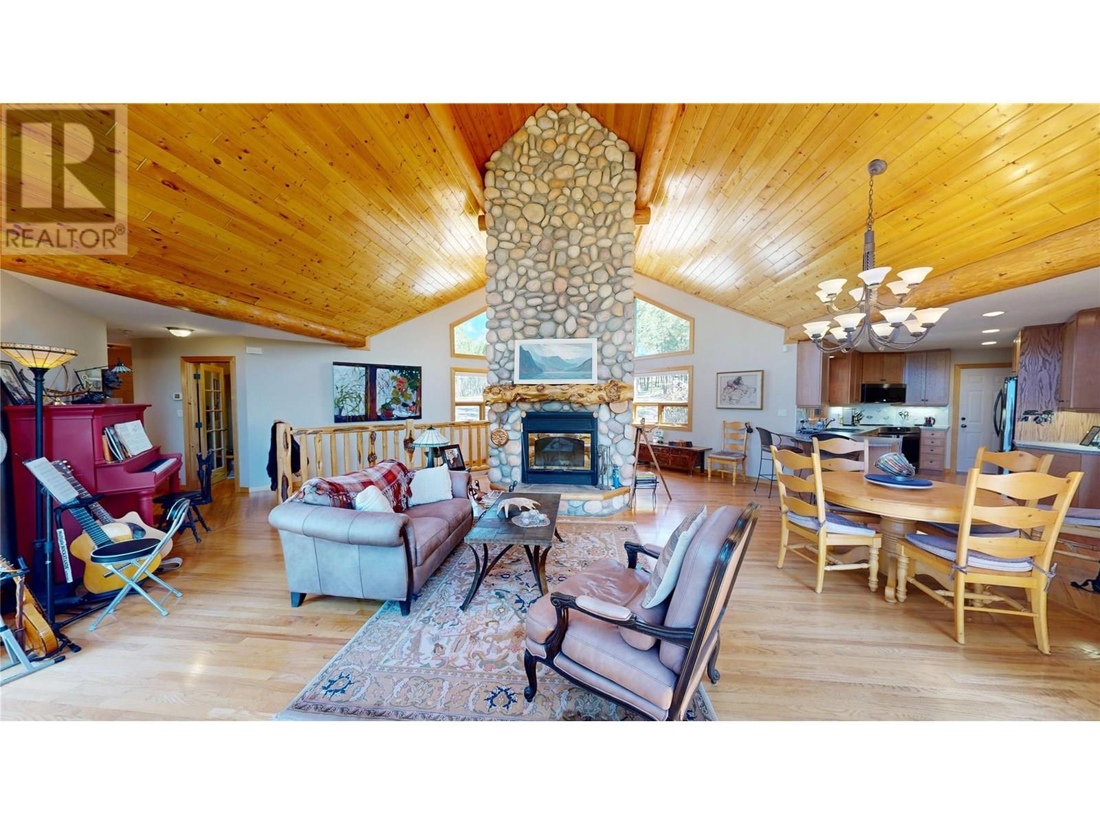 8161 93/95 Highway, Radium Hot Springs, British Columbia  V0A 1M0 - Photo 5 - 10358109