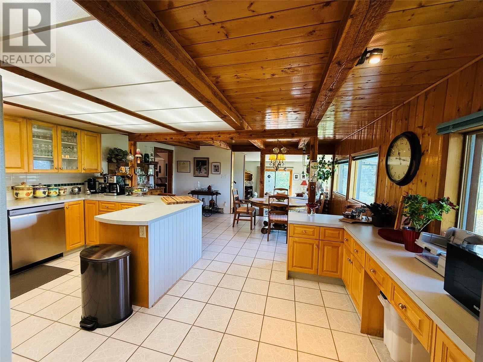 2538 95 Highway, Brisco, British Columbia  V0A 1B0 - Photo 10 - 10357972