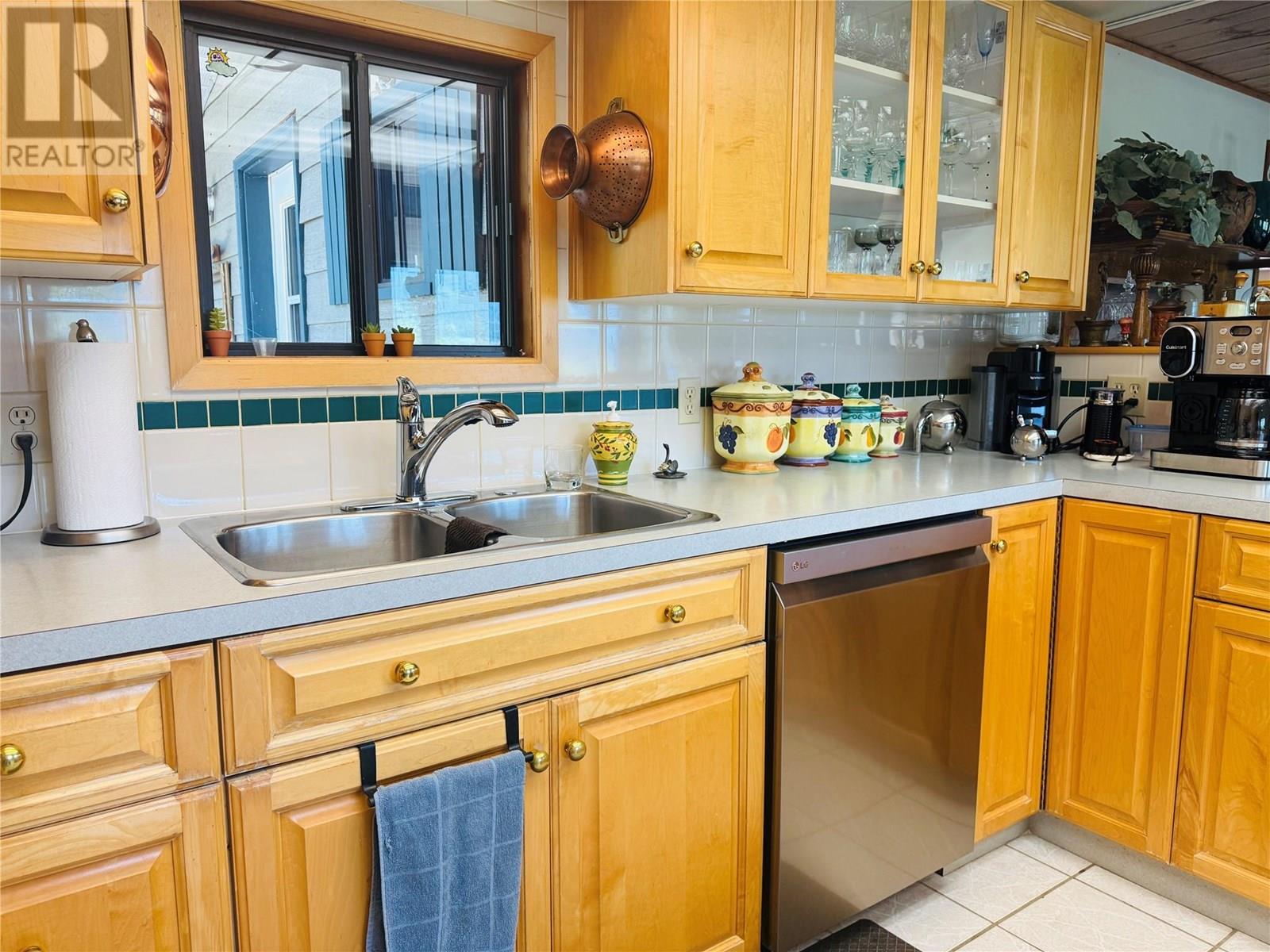 2538 95 Highway, Brisco, British Columbia  V0A 1B0 - Photo 13 - 10357972