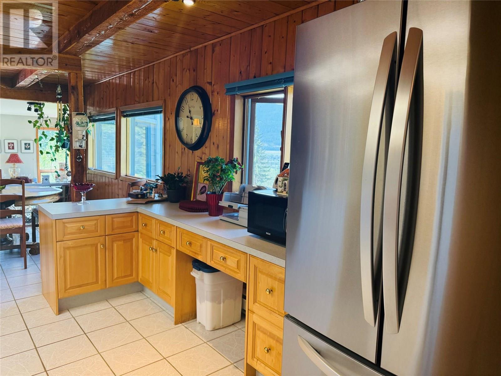2538 95 Highway, Brisco, British Columbia  V0A 1B0 - Photo 15 - 10357972
