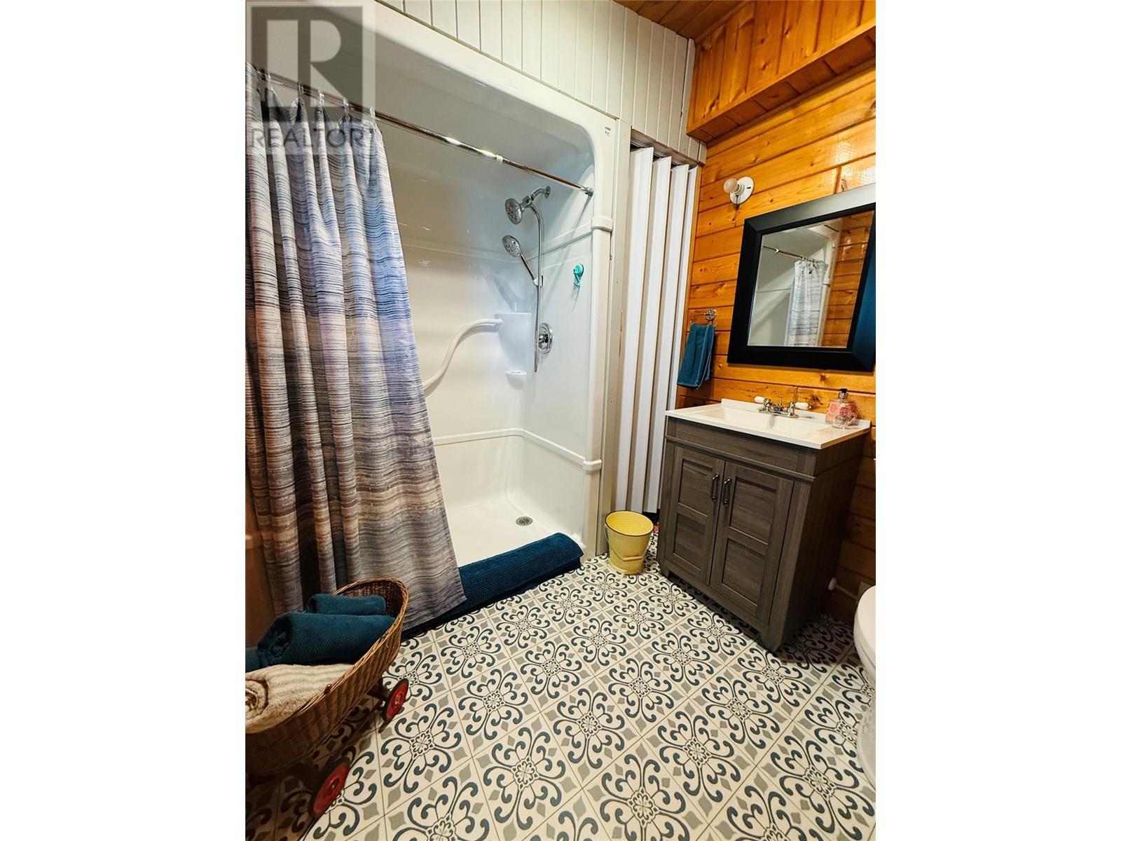 2538 95 Highway, Brisco, British Columbia  V0A 1B0 - Photo 34 - 10357972