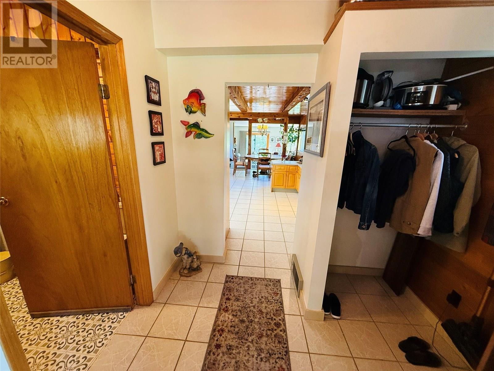 2538 95 Highway, Brisco, British Columbia  V0A 1B0 - Photo 36 - 10357972