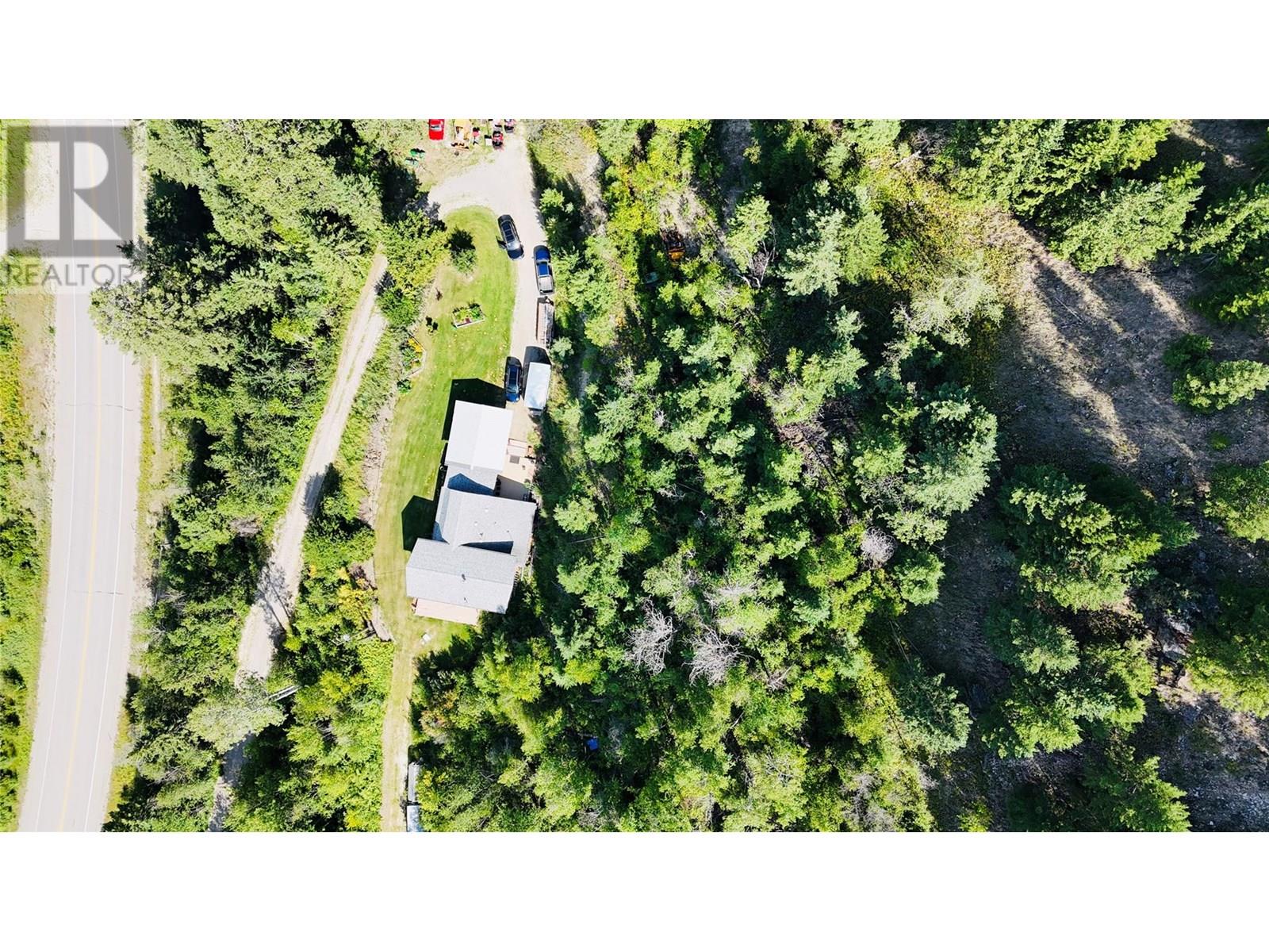 2538 95 Highway, Brisco, British Columbia  V0A 1B0 - Photo 5 - 10357972