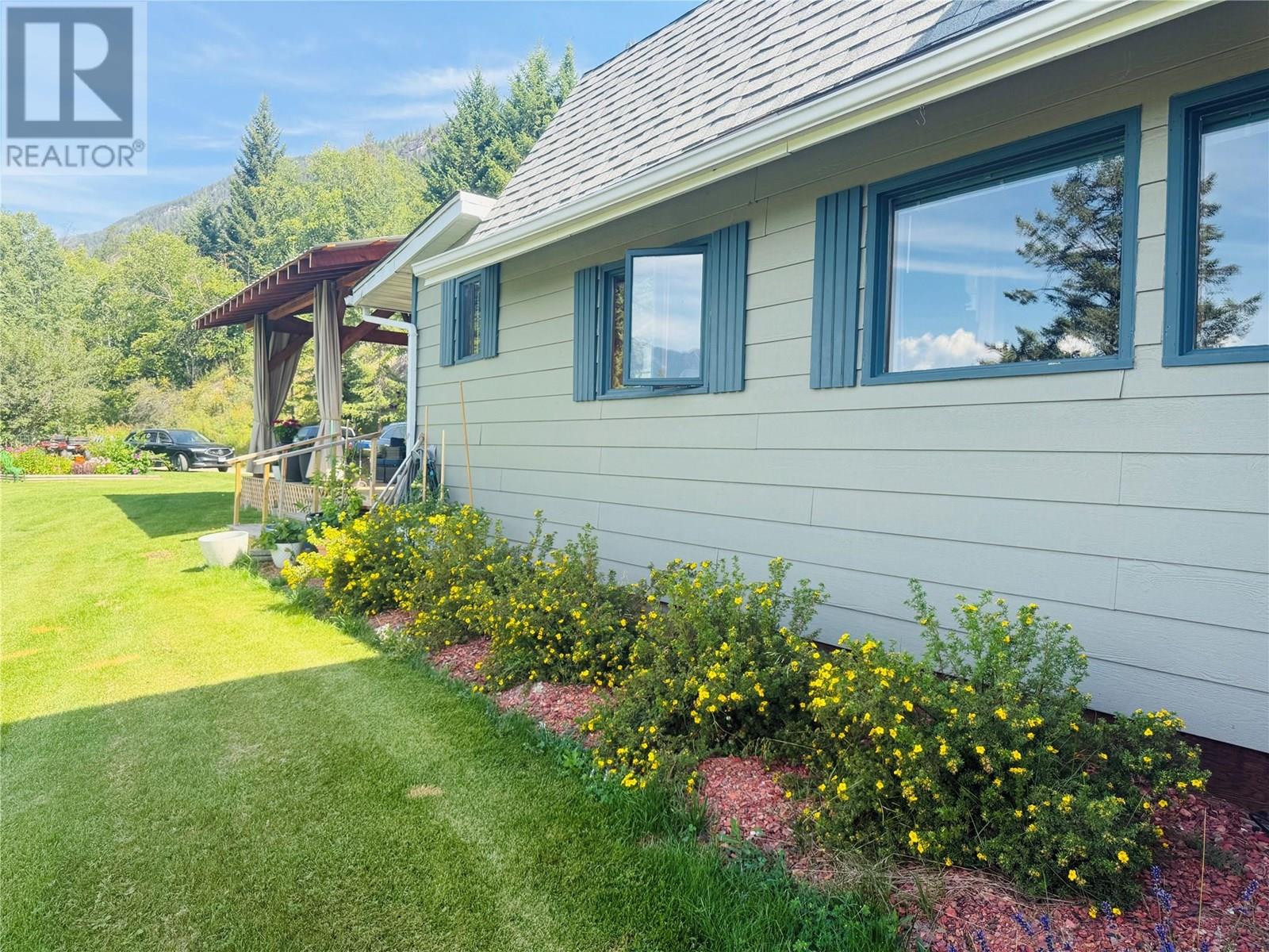 2538 95 Highway, Brisco, British Columbia  V0A 1B0 - Photo 61 - 10357972