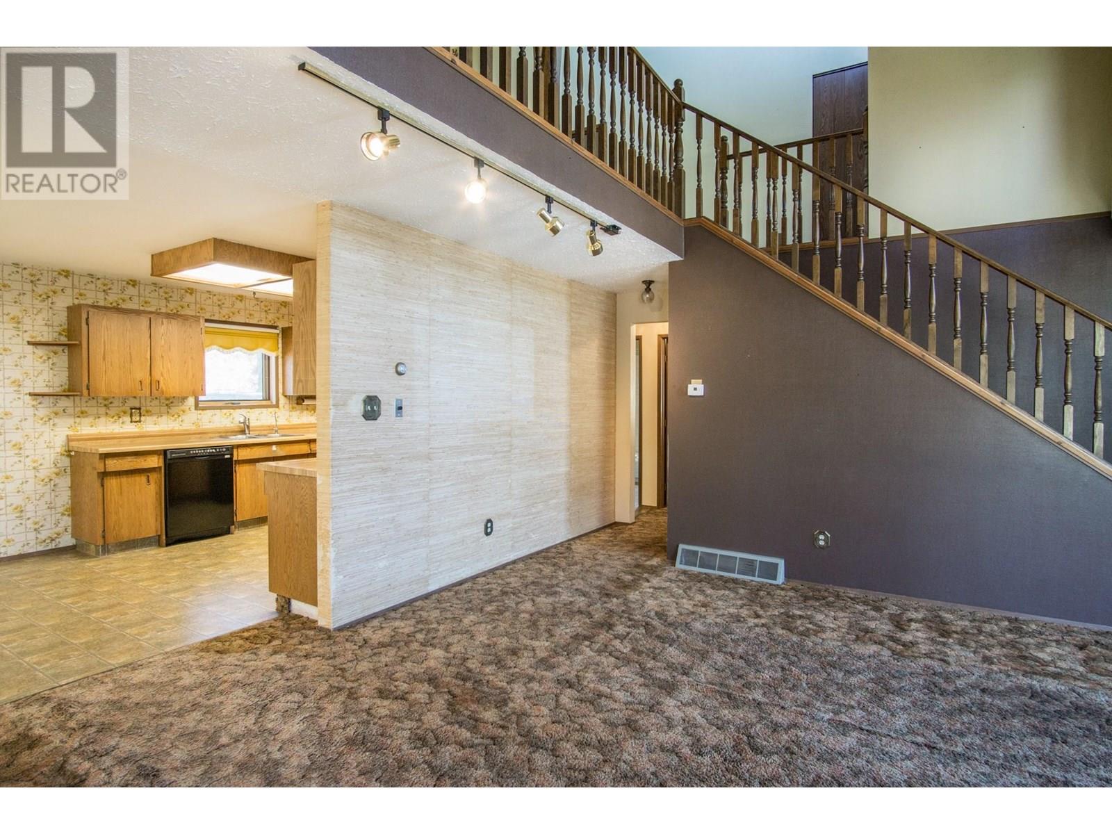 1049 Swansea Road, Invermere, British Columbia  V0A 1K3 - Photo 12 - 10357843