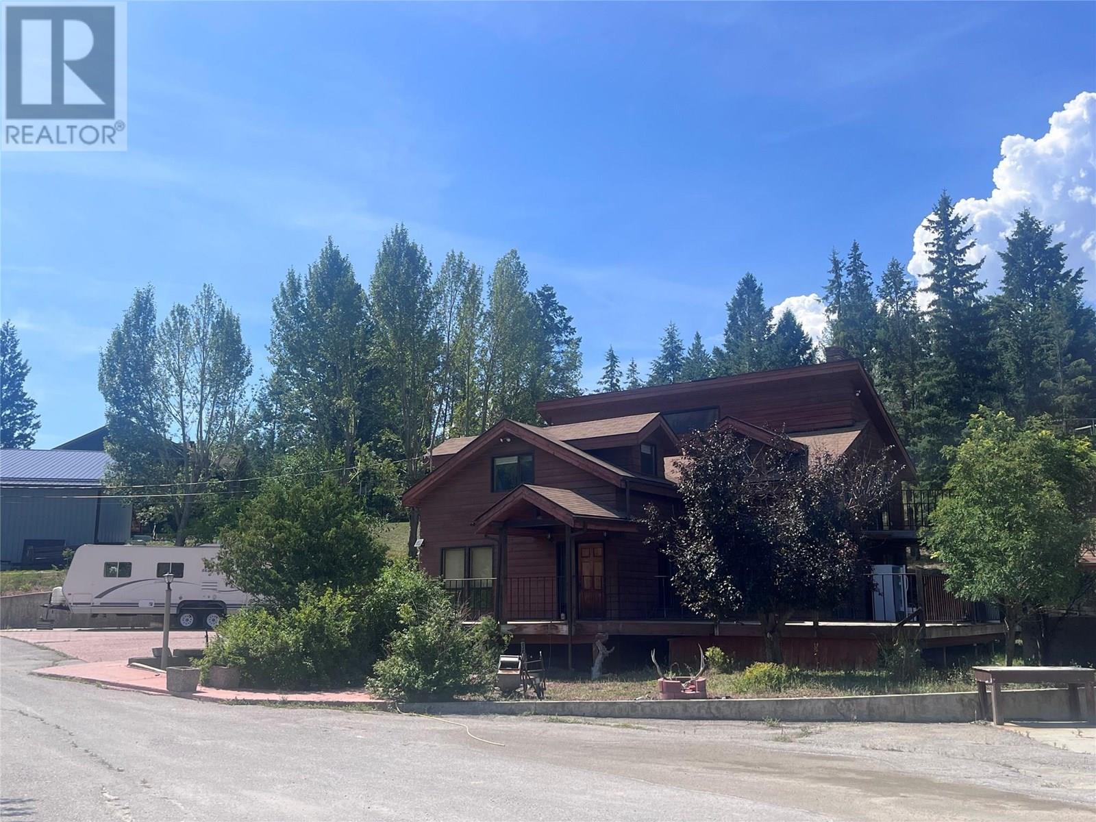 1049 Swansea Road, Invermere, British Columbia  V0A 1K3 - Photo 2 - 10357843