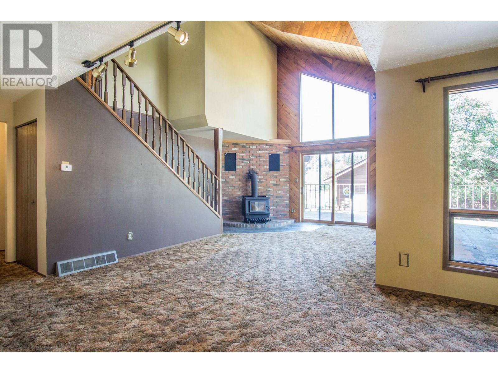 1049 Swansea Road, Invermere, British Columbia  V0A 1K3 - Photo 8 - 10357843
