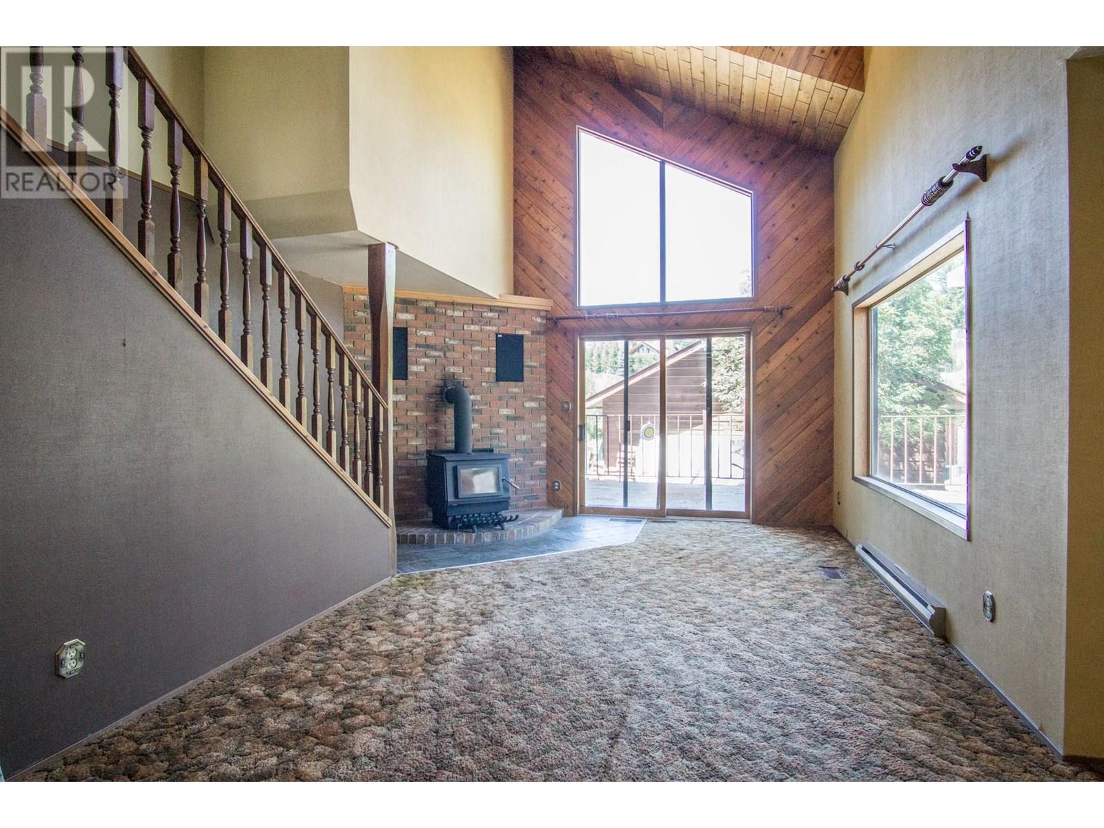 1049 Swansea Road, Invermere, British Columbia  V0A 1K3 - Photo 9 - 10357843