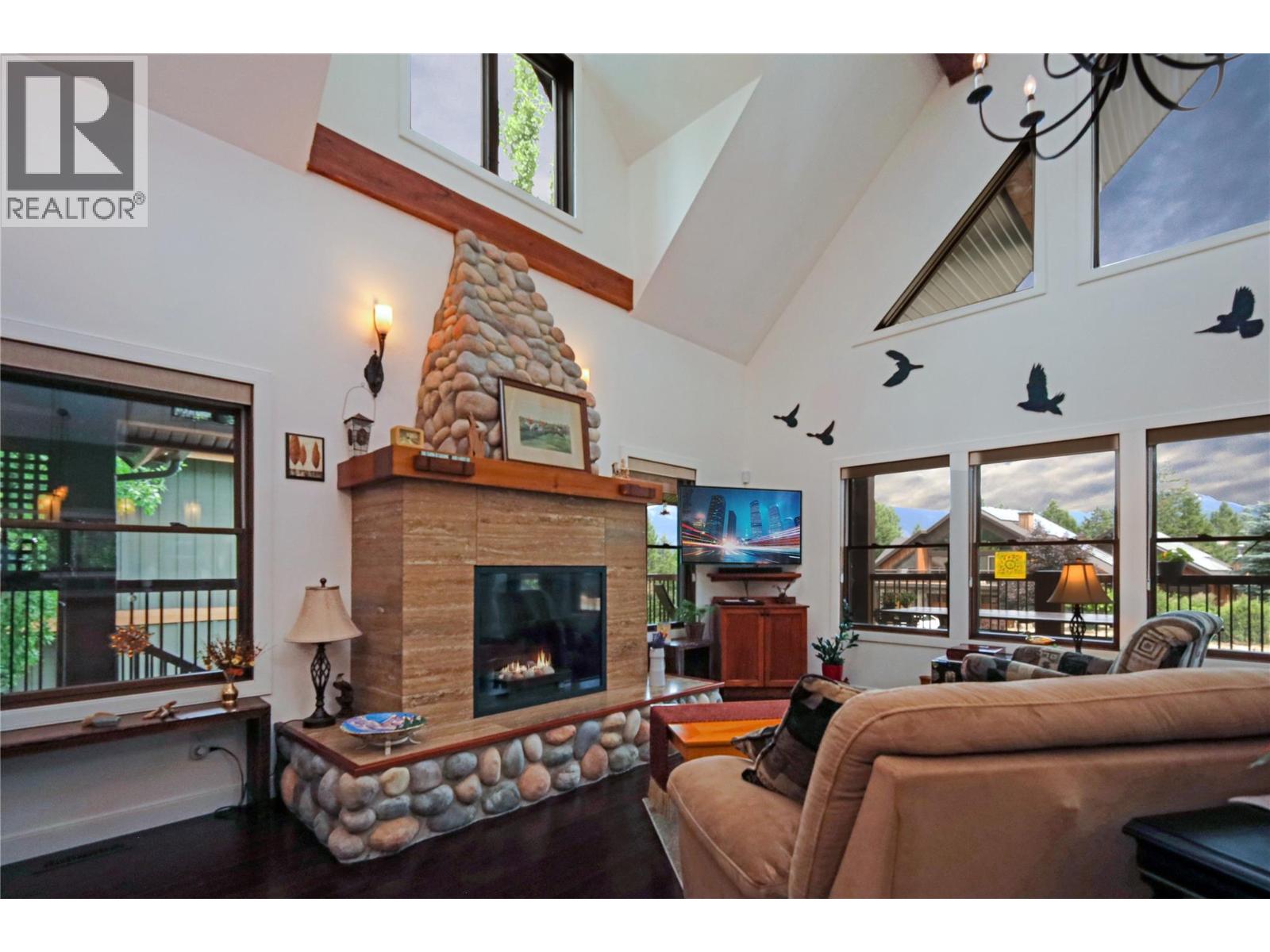 2462 Castlestone Drive, Invermere, British Columbia  V0A 1K6 - Photo 3 - 10356068