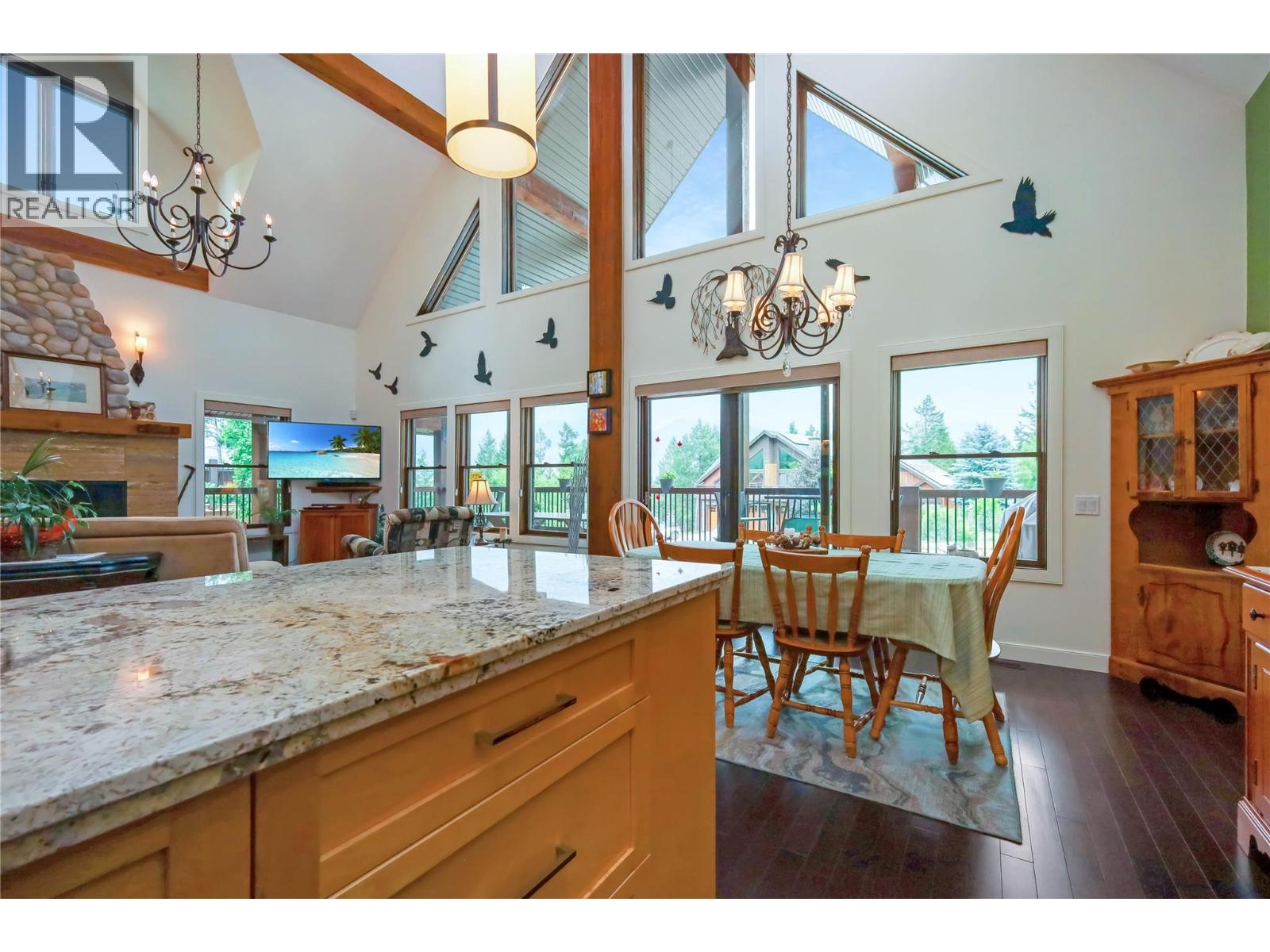 2462 Castlestone Drive, Invermere, British Columbia  V0A 1K6 - Photo 7 - 10356068