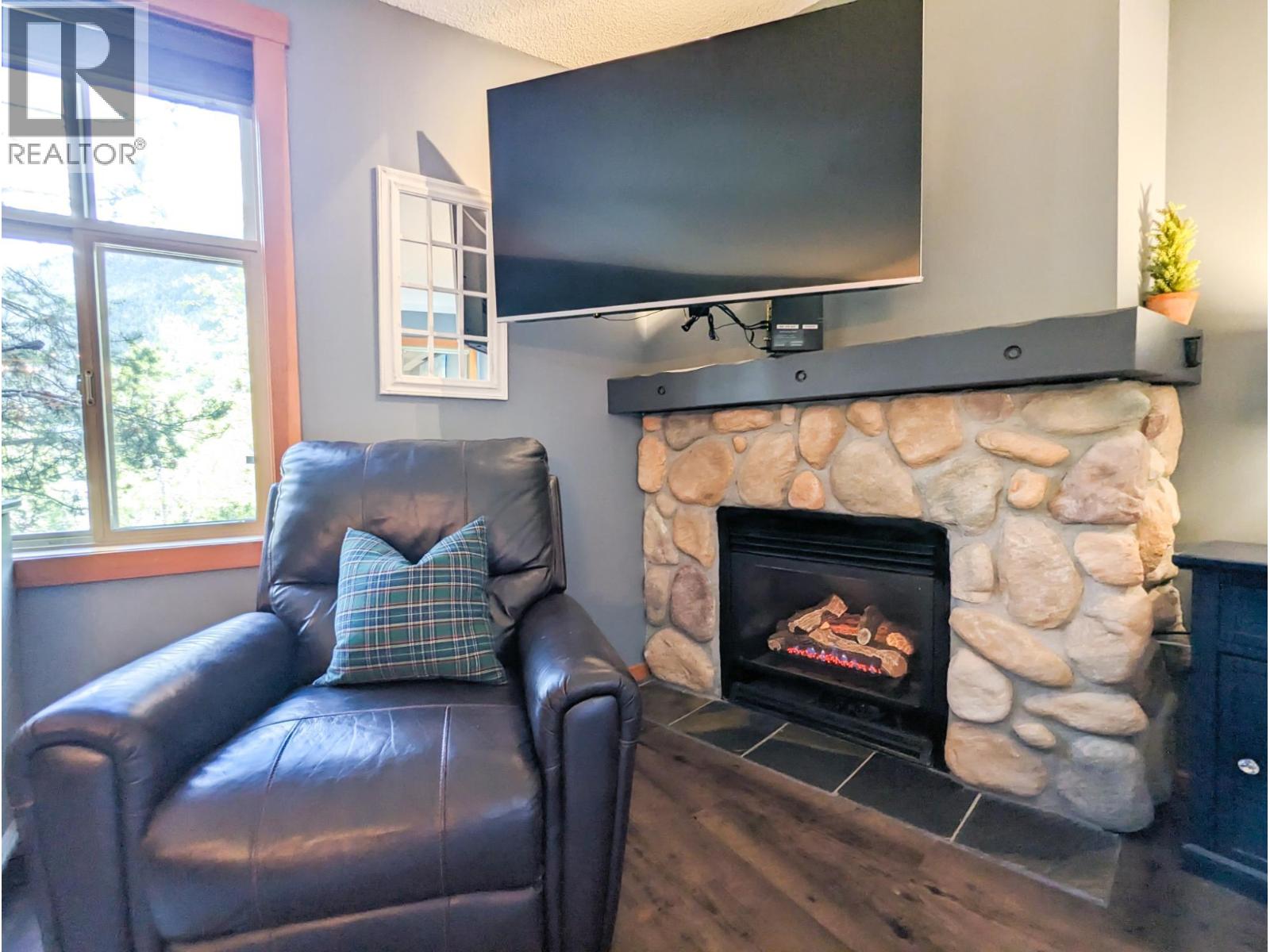 2060 Summit Drive Unit# 208, Panorama, British Columbia  V0A 1T0 - Photo 12 - 10358775