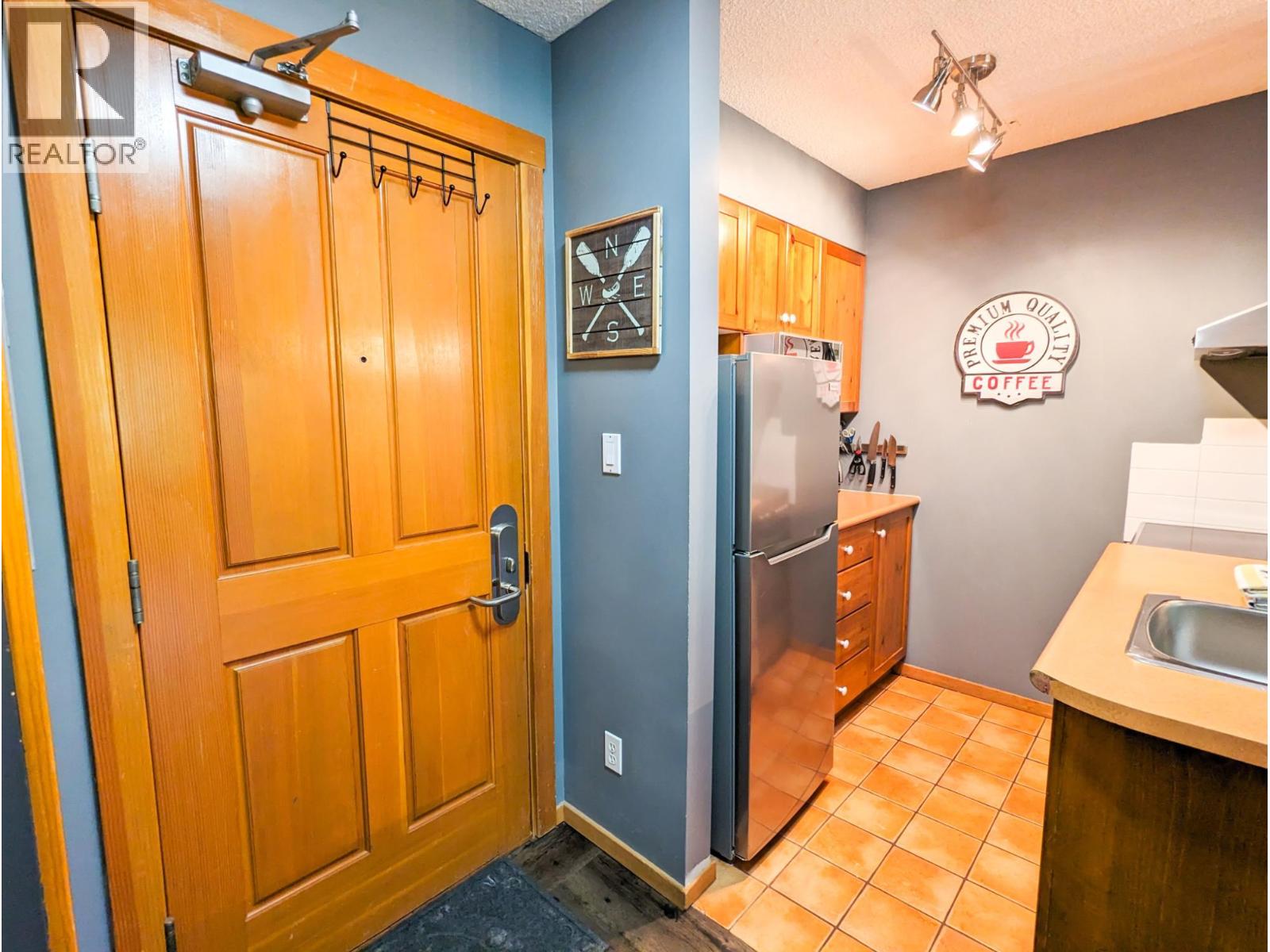 2060 Summit Drive Unit# 208, Panorama, British Columbia  V0A 1T0 - Photo 18 - 10358775