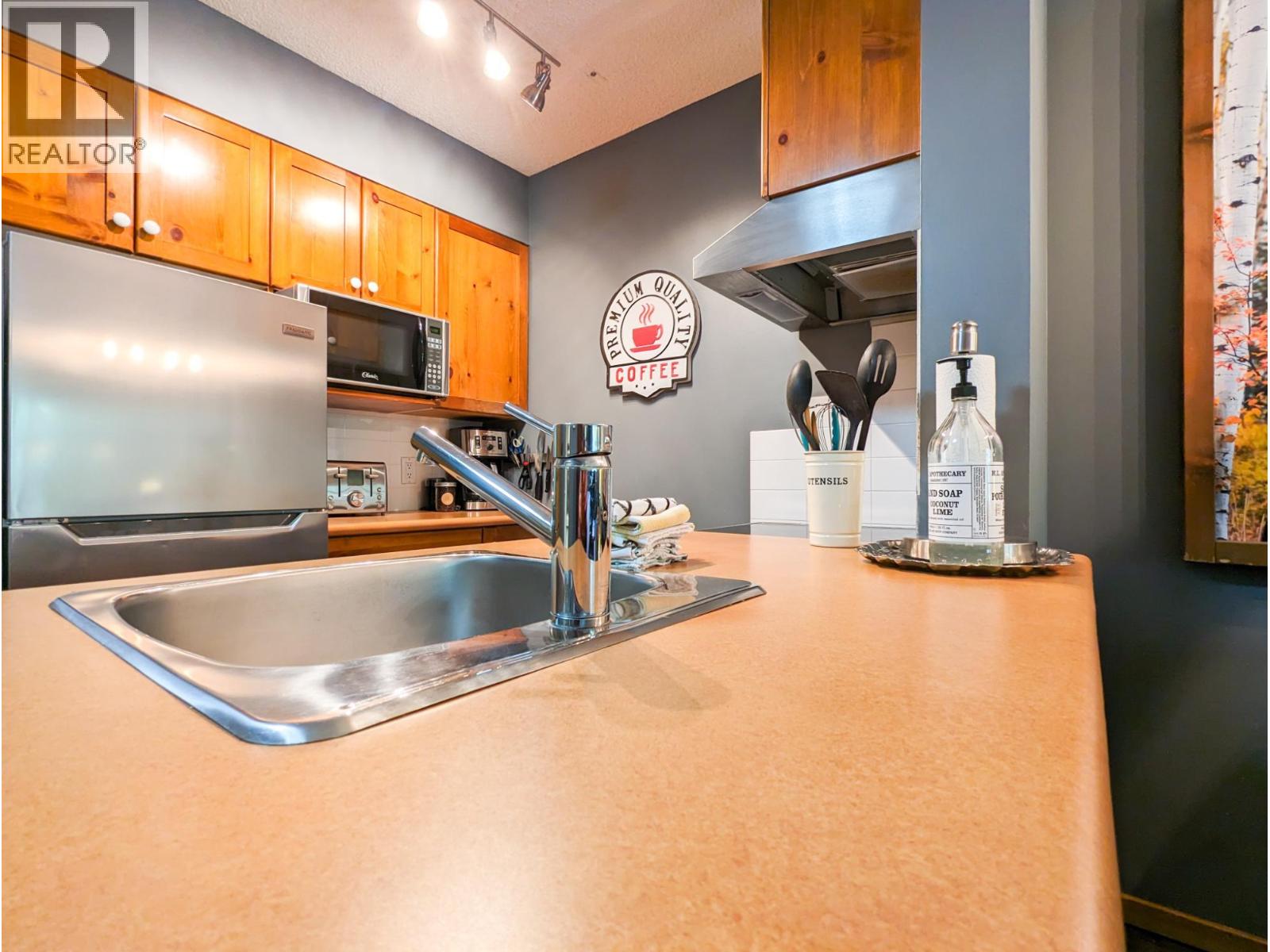 2060 Summit Drive Unit# 208, Panorama, British Columbia  V0A 1T0 - Photo 6 - 10358775