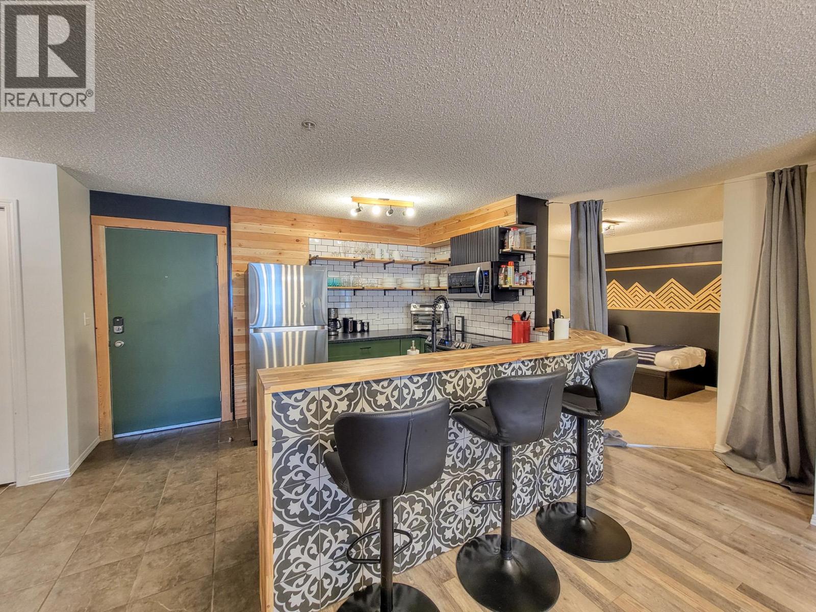 205 THIRD Avenue Unit# 3207, Invermere, British Columbia
