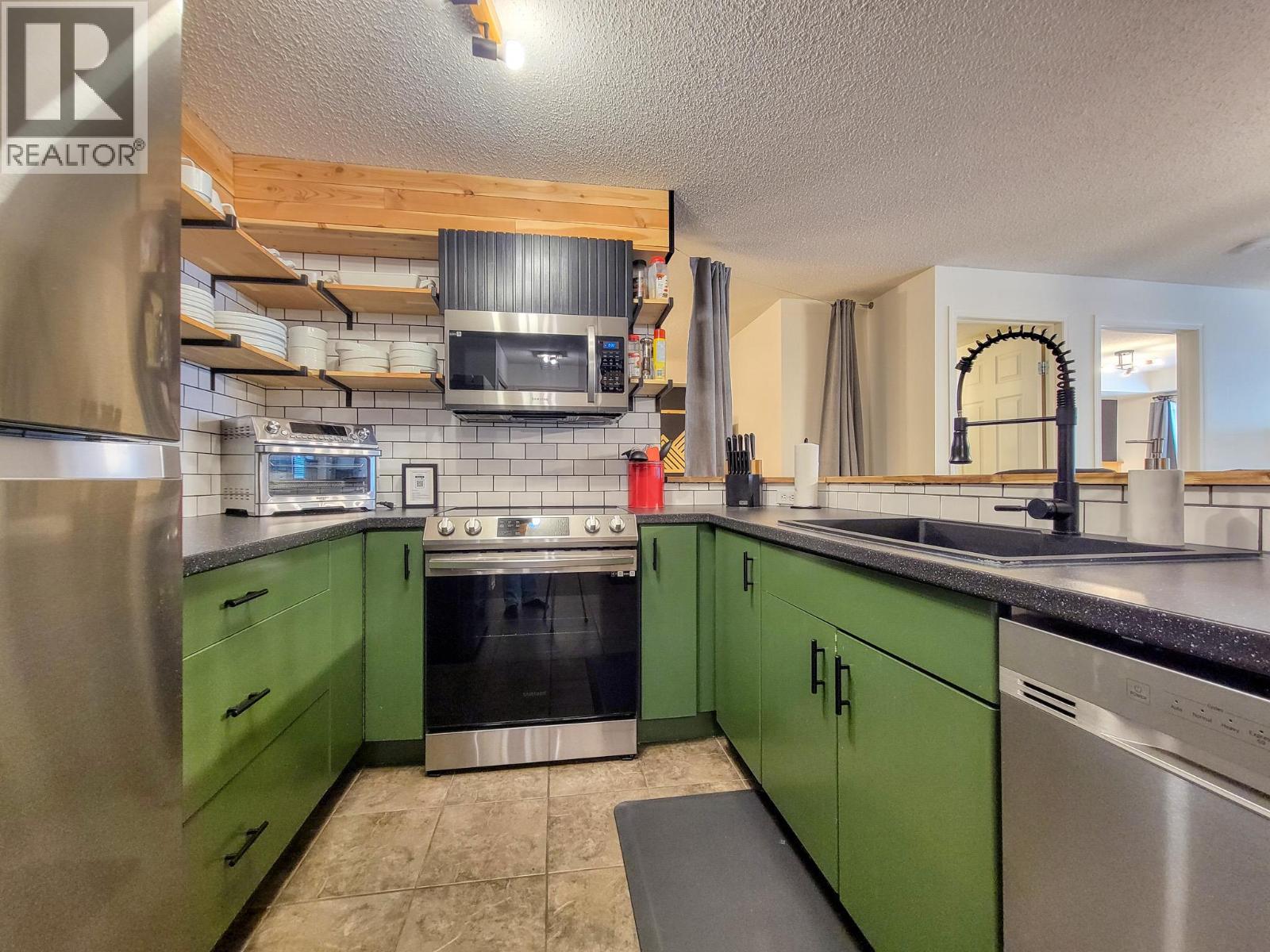 205 Third Avenue Unit# 3207, Invermere, British Columbia  V0A 1K0 - Photo 2 - 10356155