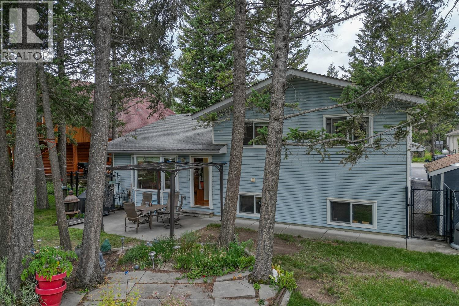 7496 Rivercrest Road, Radium Hot Springs, British Columbia  V0A 1M0 - Photo 2 - 10358777