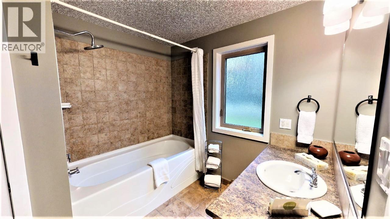 400 Bighorn Boulevard Unit# 416 J, Radium Hot Springs, British Columbia  V0A 1M0 - Photo 21 - 10358529