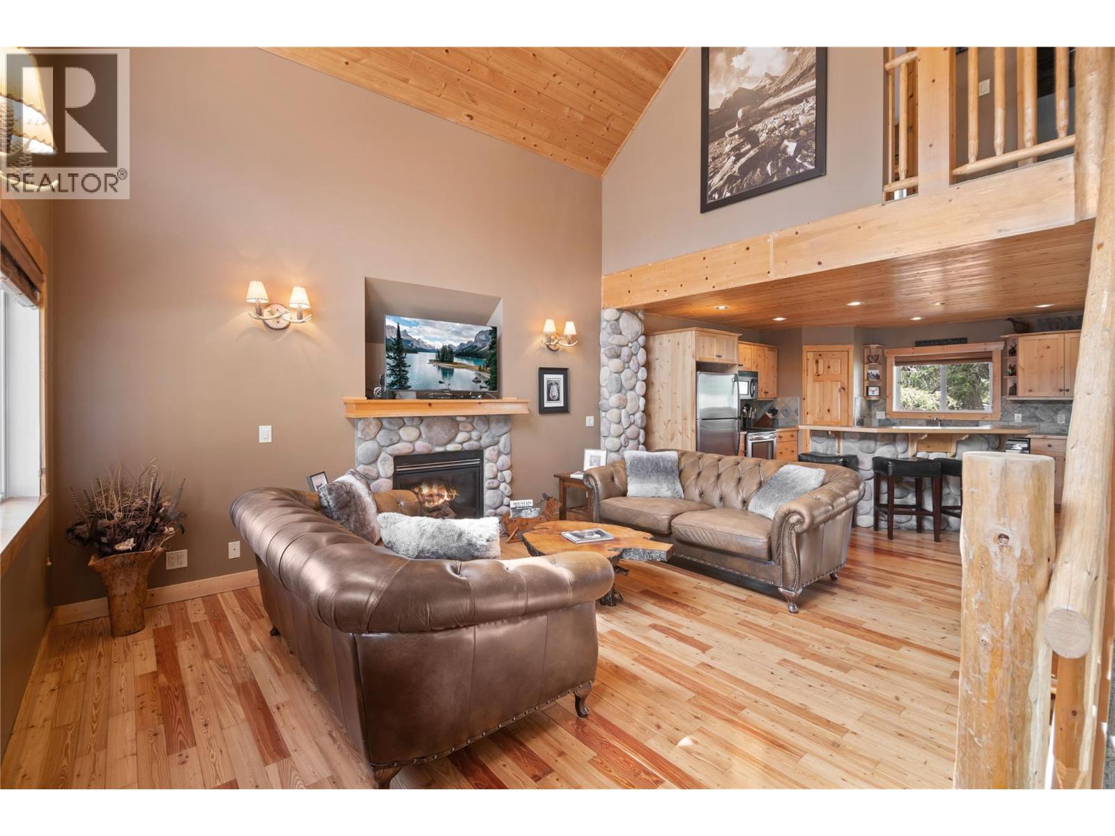 4868 Riverview Drive Unit# 12, Edgewater, British Columbia  V0A 1E0 - Photo 3 - 10359347