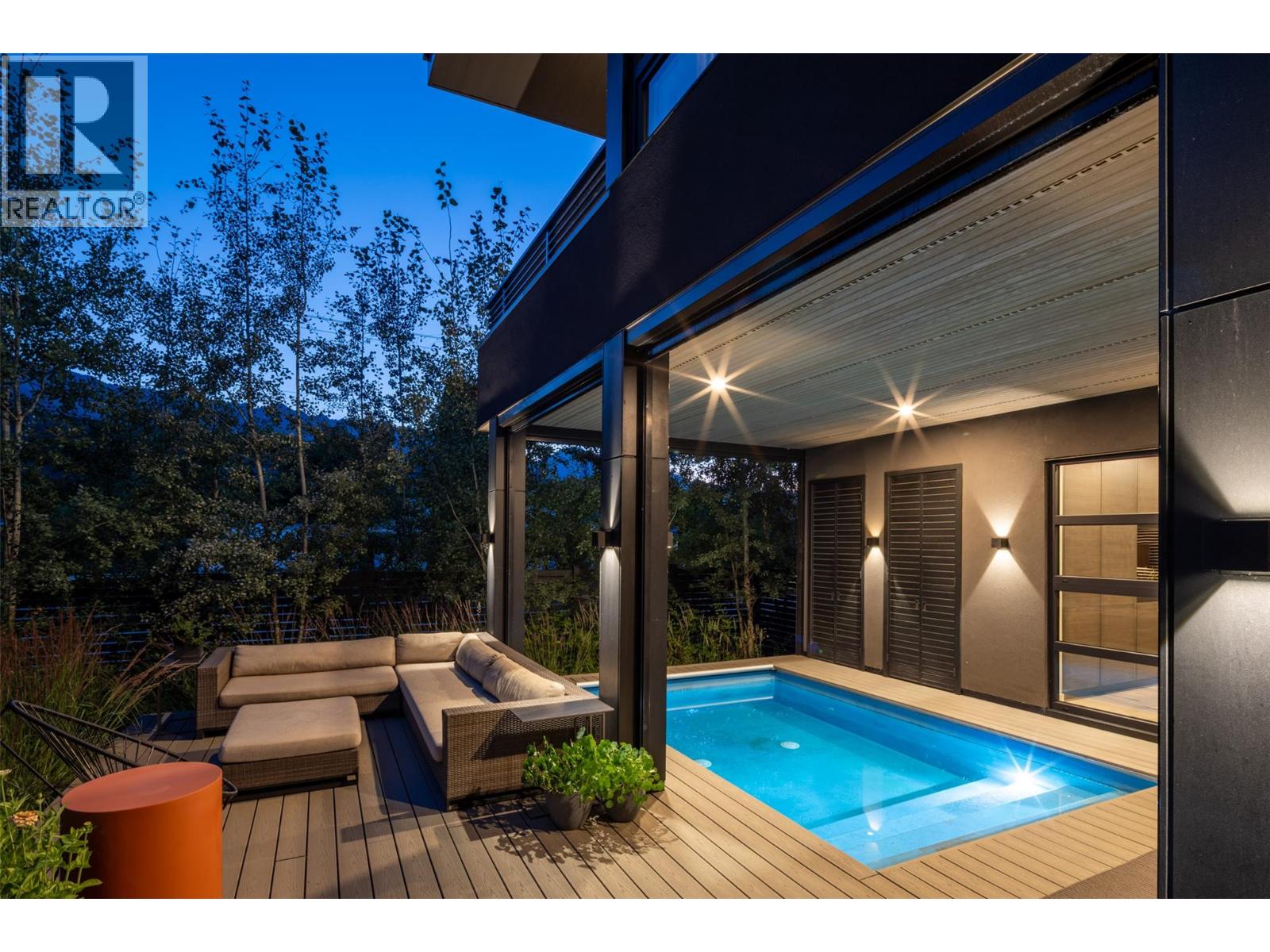 702 7th Street, Golden, British Columbia  V0A 1H0 - Photo 3 - 10358181