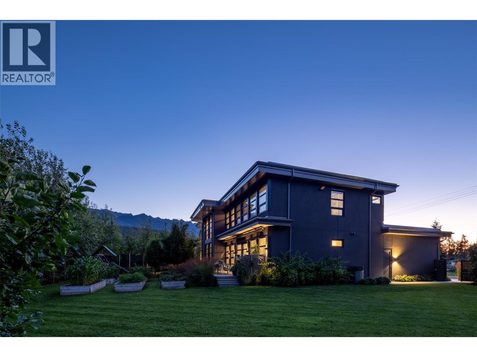 702 7th Street, Golden, British Columbia  V0A 1H0 - Photo 7 - 10358181