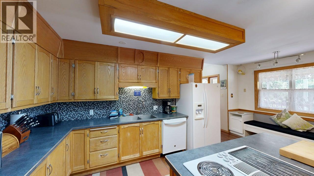 1693 Oberg Johnson Road, Golden, British Columbia  V0A 1H1 - Photo 6 - 10359187