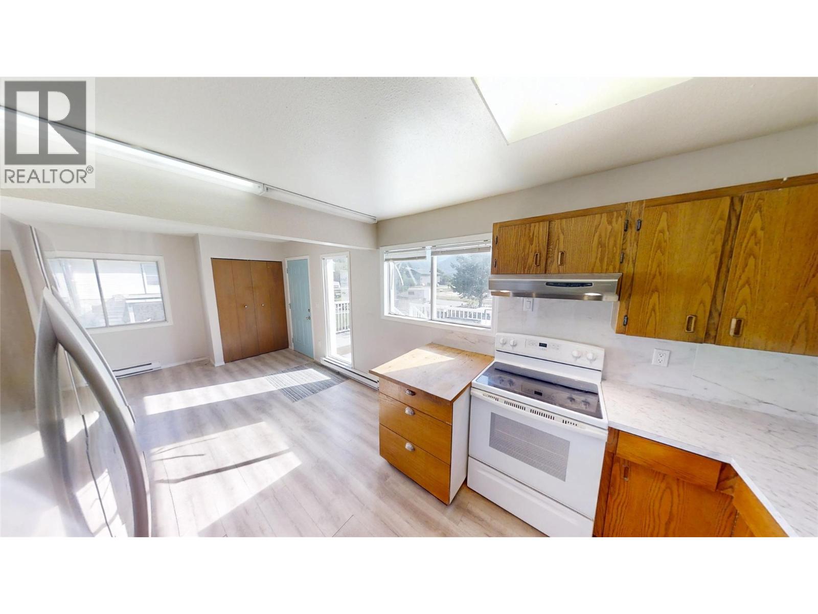 9179 Starke Avenue, Wilmer, British Columbia  V0A 1K5 - Photo 8 - 10359445