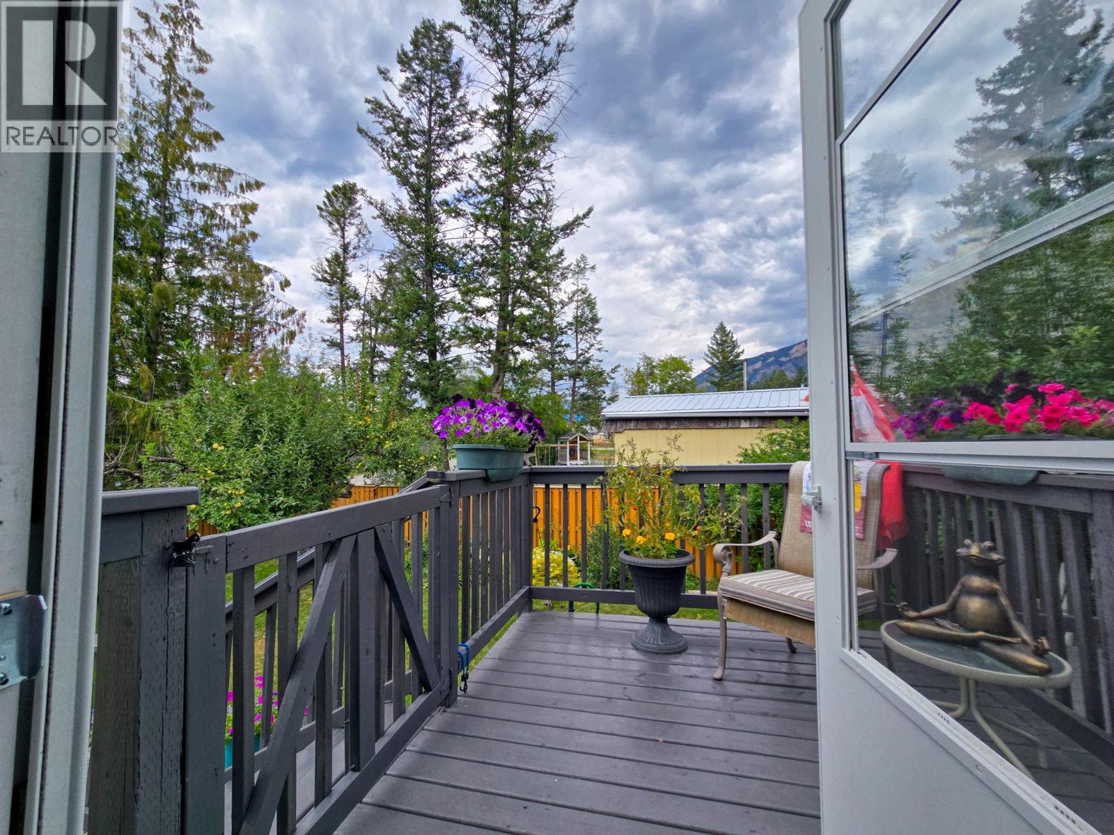 4789 Riverview Drive, Edgewater, British Columbia  V0A 1E0 - Photo 13 - 10359554