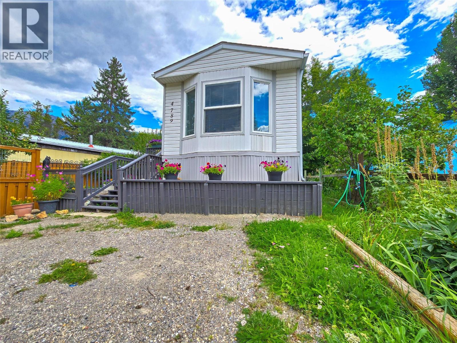 4789 Riverview Drive, Edgewater, British Columbia  V0A 1E0 - Photo 2 - 10359554