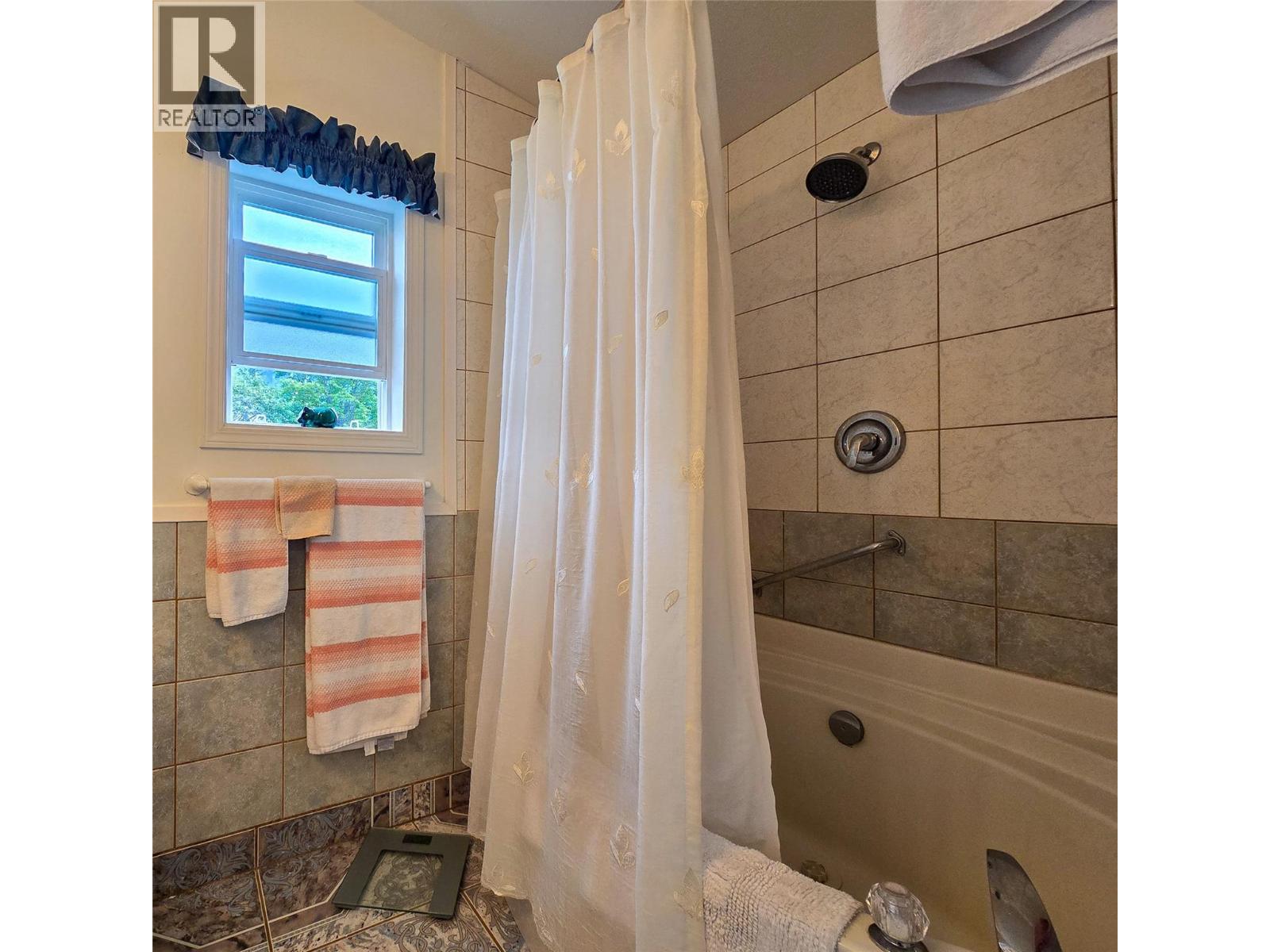 4789 Riverview Drive, Edgewater, British Columbia  V0A 1E0 - Photo 26 - 10359554