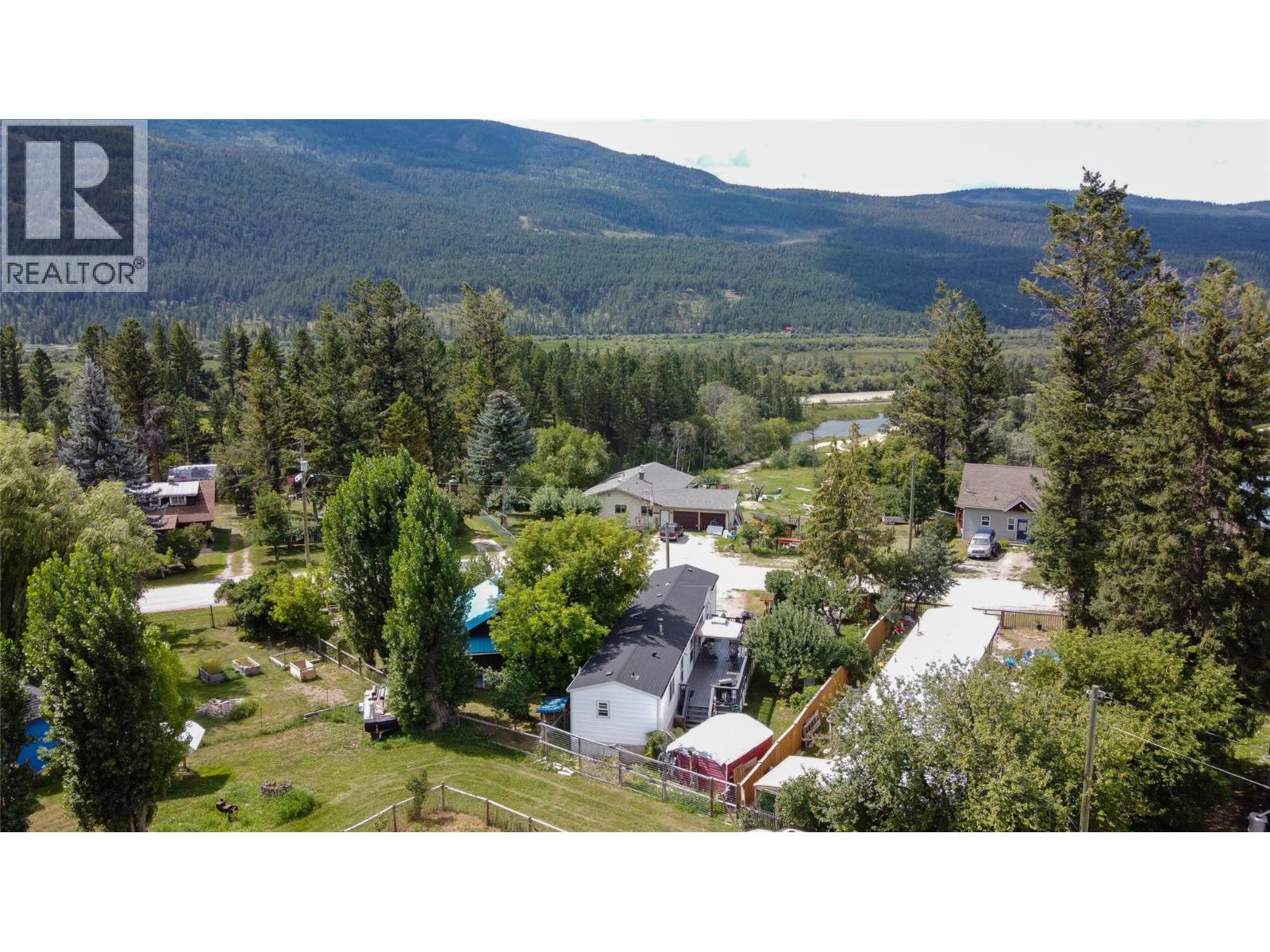 4789 Riverview Drive, Edgewater, British Columbia  V0A 1E0 - Photo 49 - 10359554