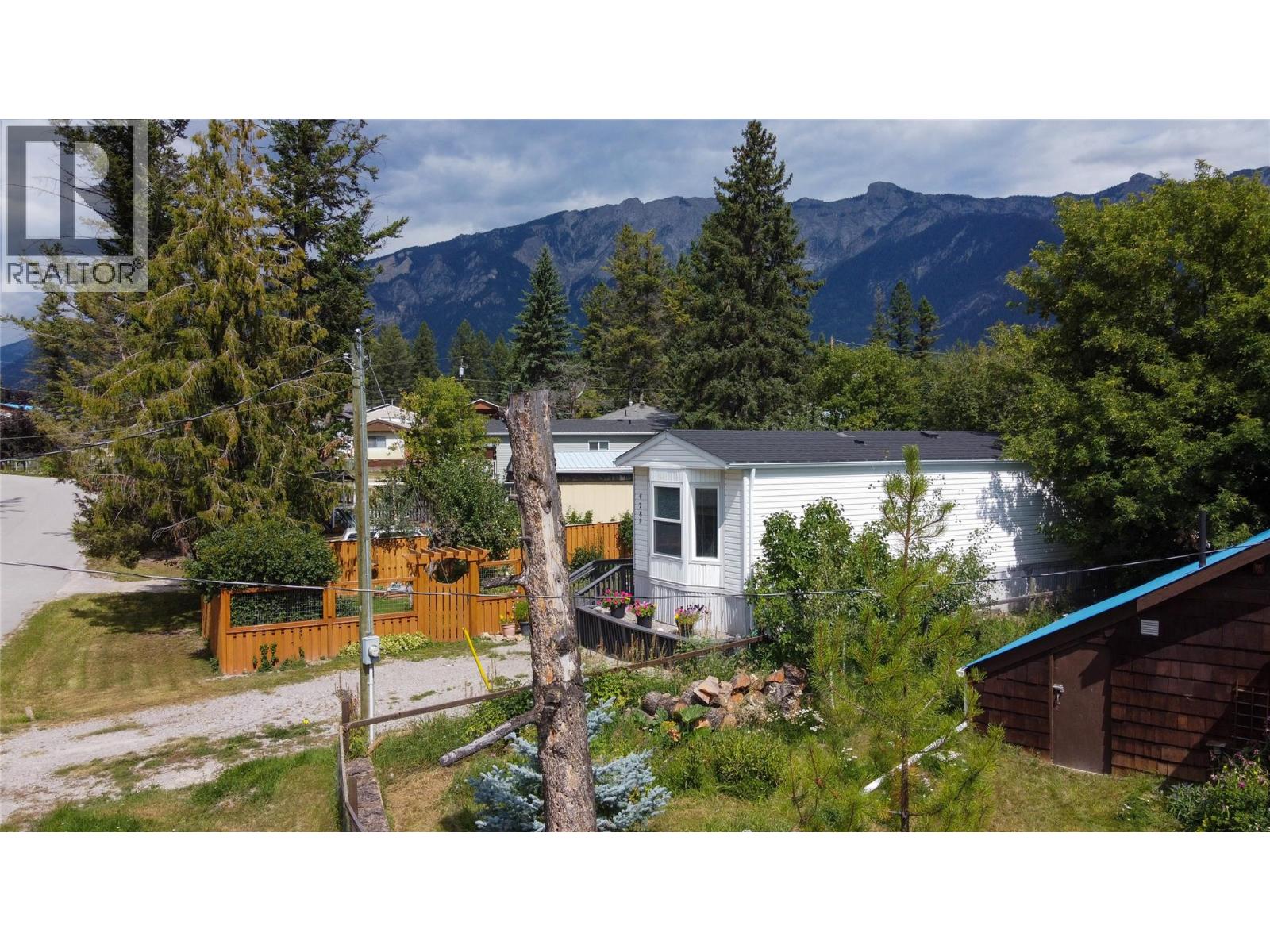 4789 Riverview Drive, Edgewater, British Columbia  V0A 1E0 - Photo 7 - 10359554