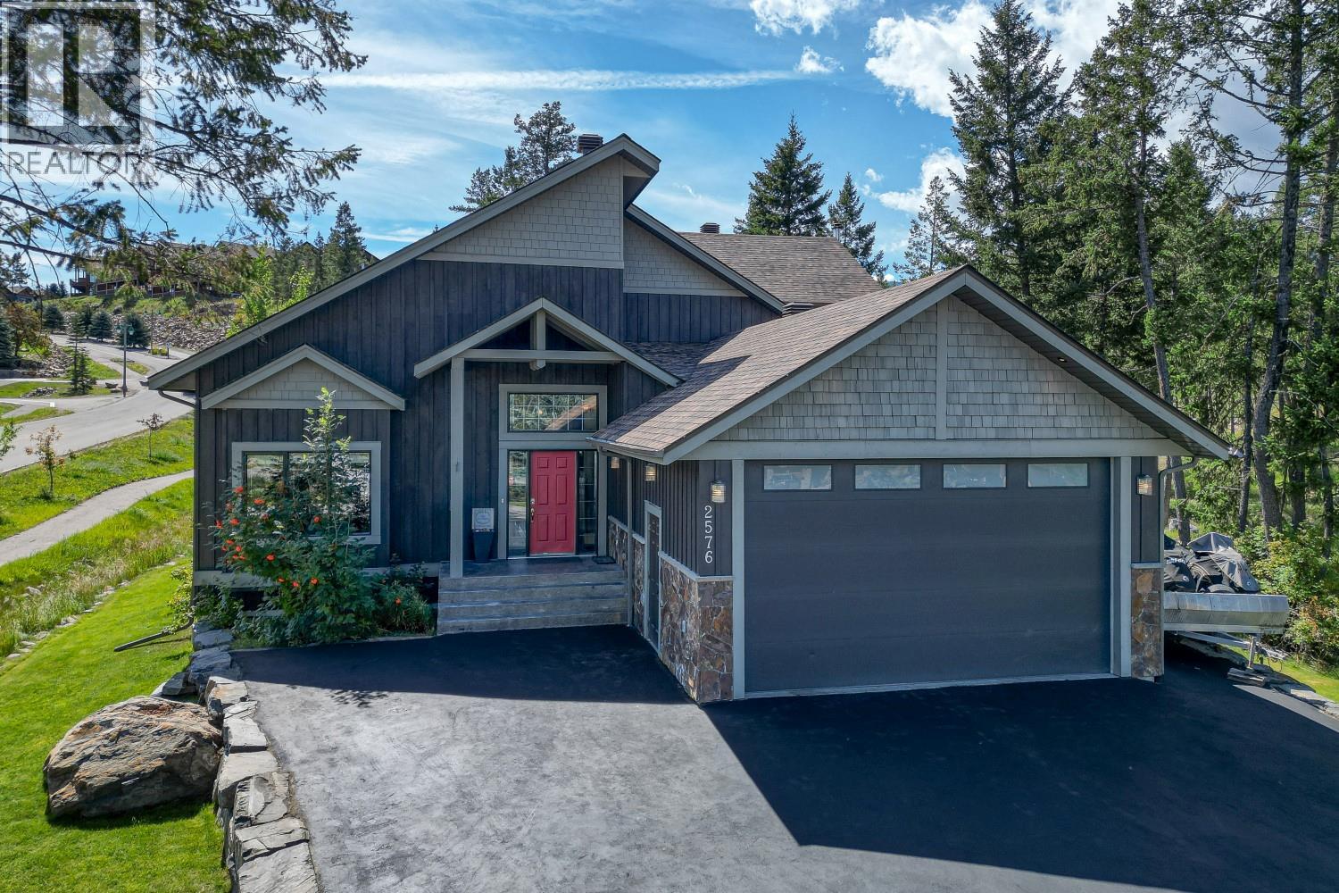 2576 Sandstone Green, Invermere, British Columbia  V0A 1K6 - Photo 1 - 10359648
