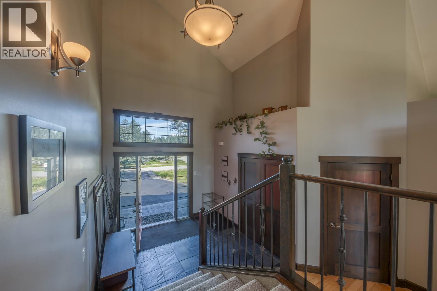 2576 Sandstone Green, Invermere, British Columbia  V0A 1K6 - Photo 4 - 10359648