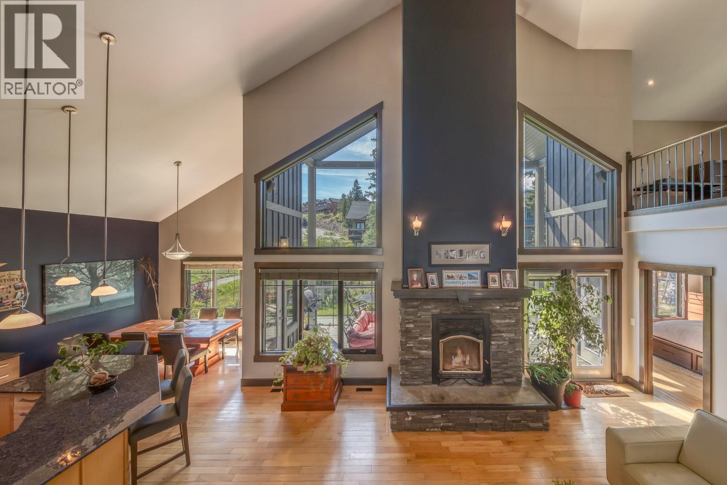 2576 Sandstone Green, Invermere, British Columbia  V0A 1K6 - Photo 5 - 10359648