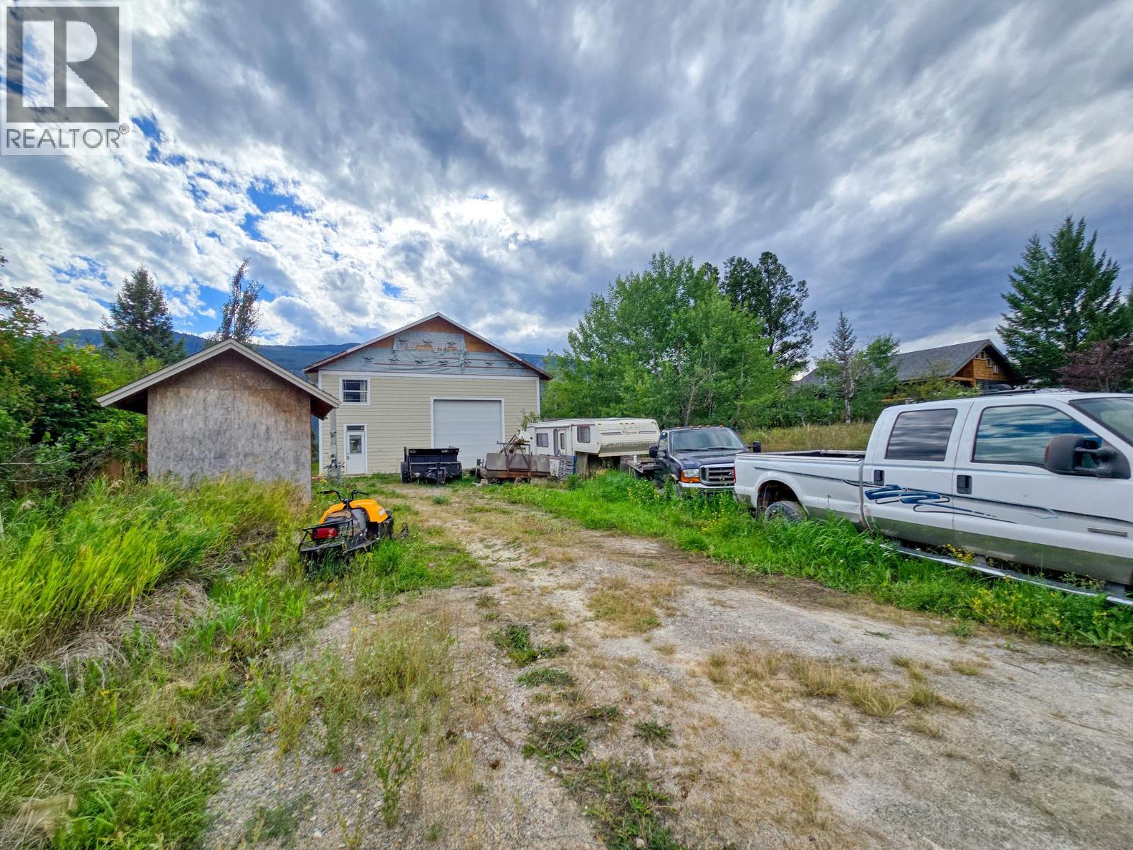 4772 Crescentwood Drive, Edgewater, British Columbia