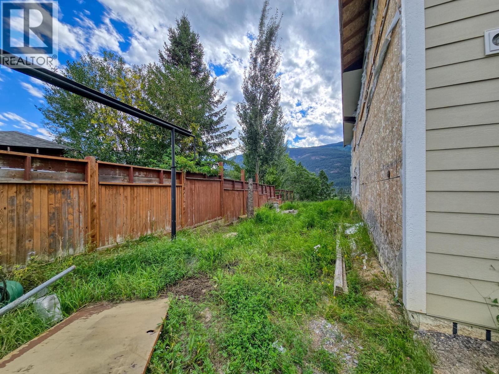 4772 Crescentwood Drive, Edgewater, British Columbia  V0A 1E0 - Photo 10 - 10359783