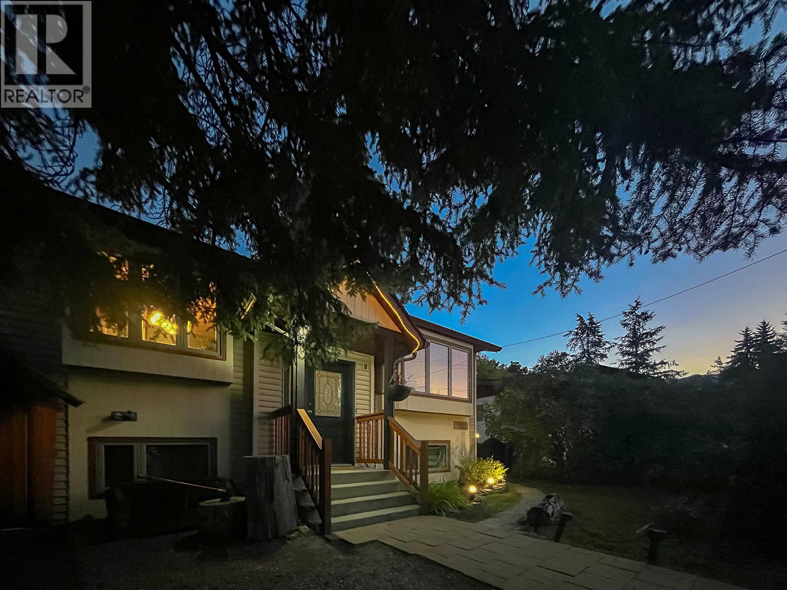 1326 10th Street S, Golden, British Columbia  V0A 1H0 - Photo 2 - 10360798