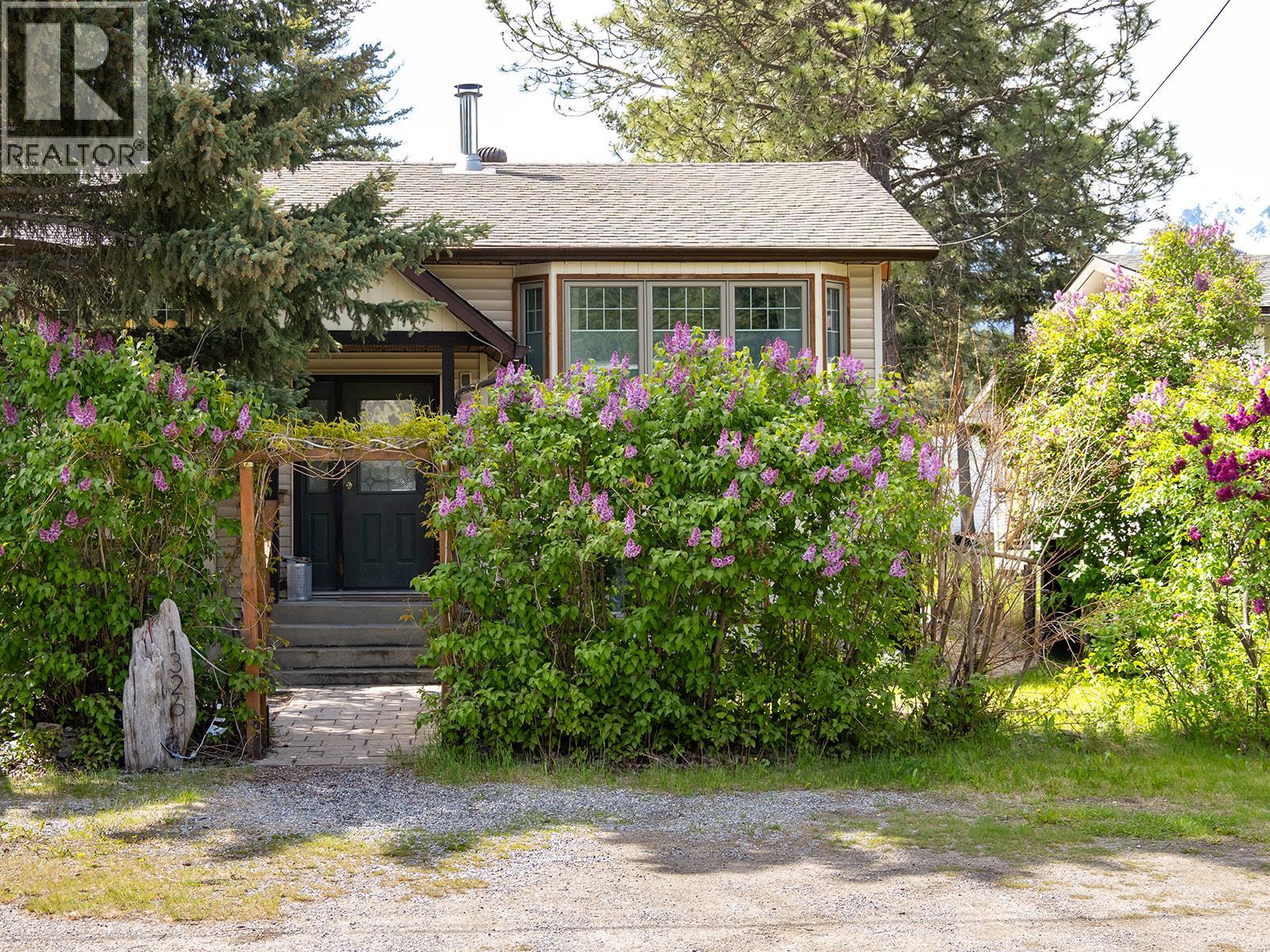 1326 10th Street S, Golden, British Columbia  V0A 1H0 - Photo 3 - 10360798
