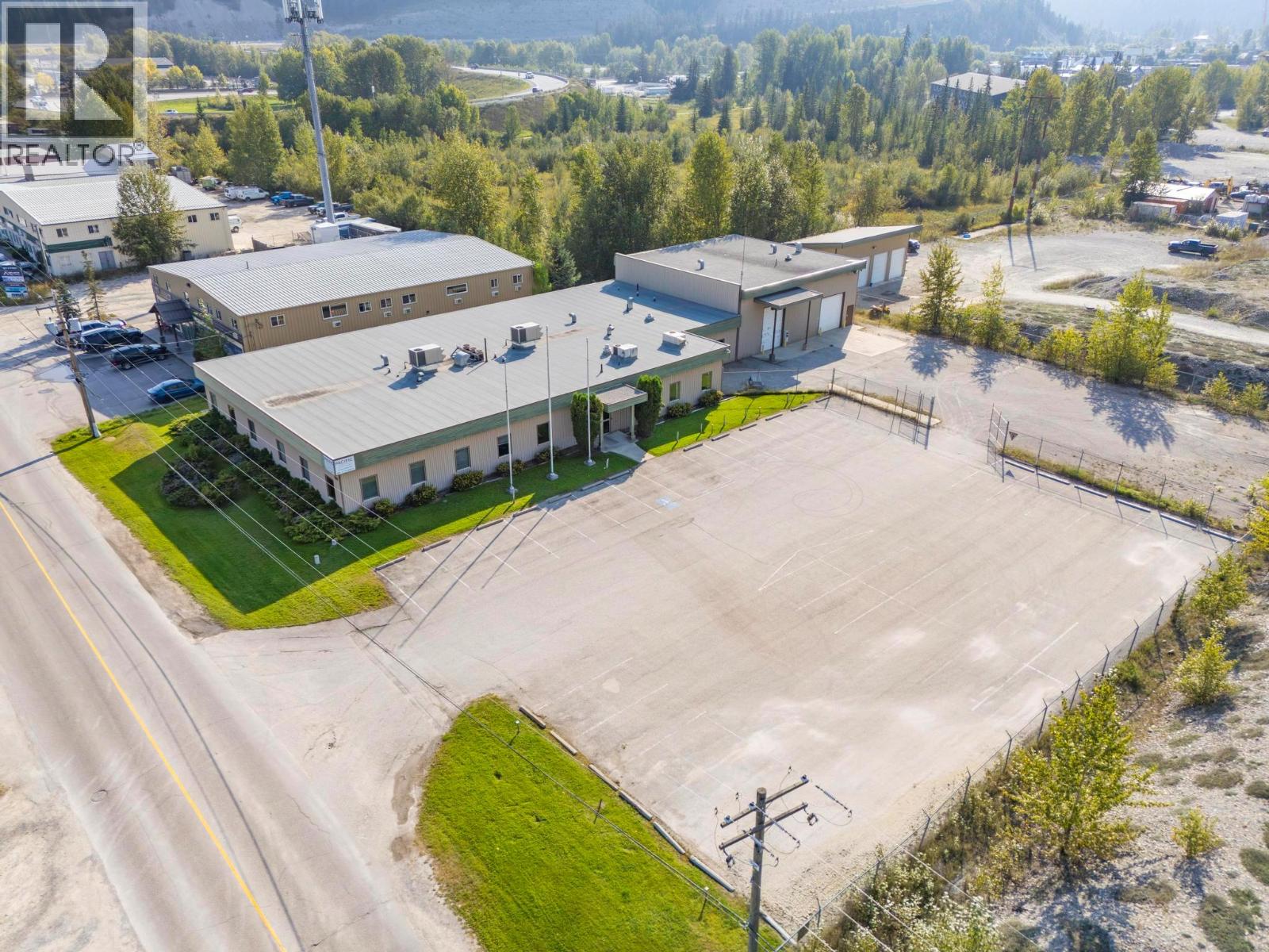 800 9th Street, Golden, British Columbia  V0A 1H0 - Photo 2 - 10361064