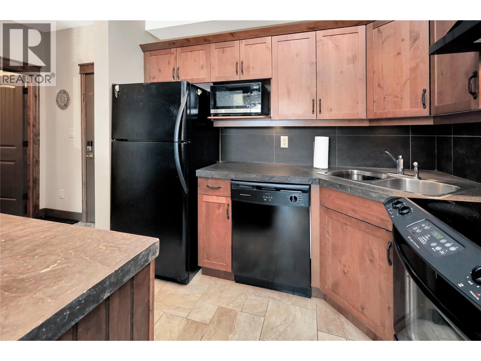7495 Columbia Avenue Unit# 1111, Radium Hot Springs, British Columbia  V0A 1M0 - Photo 11 - 10360809