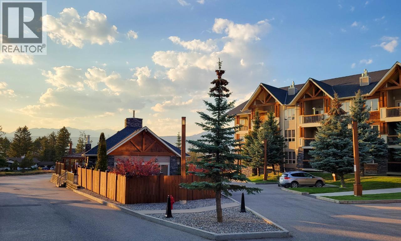 7495 Columbia Avenue Unit# 1109, Radium Hot Springs, British Columbia  V0A 1M0 - Photo 2 - 10361152