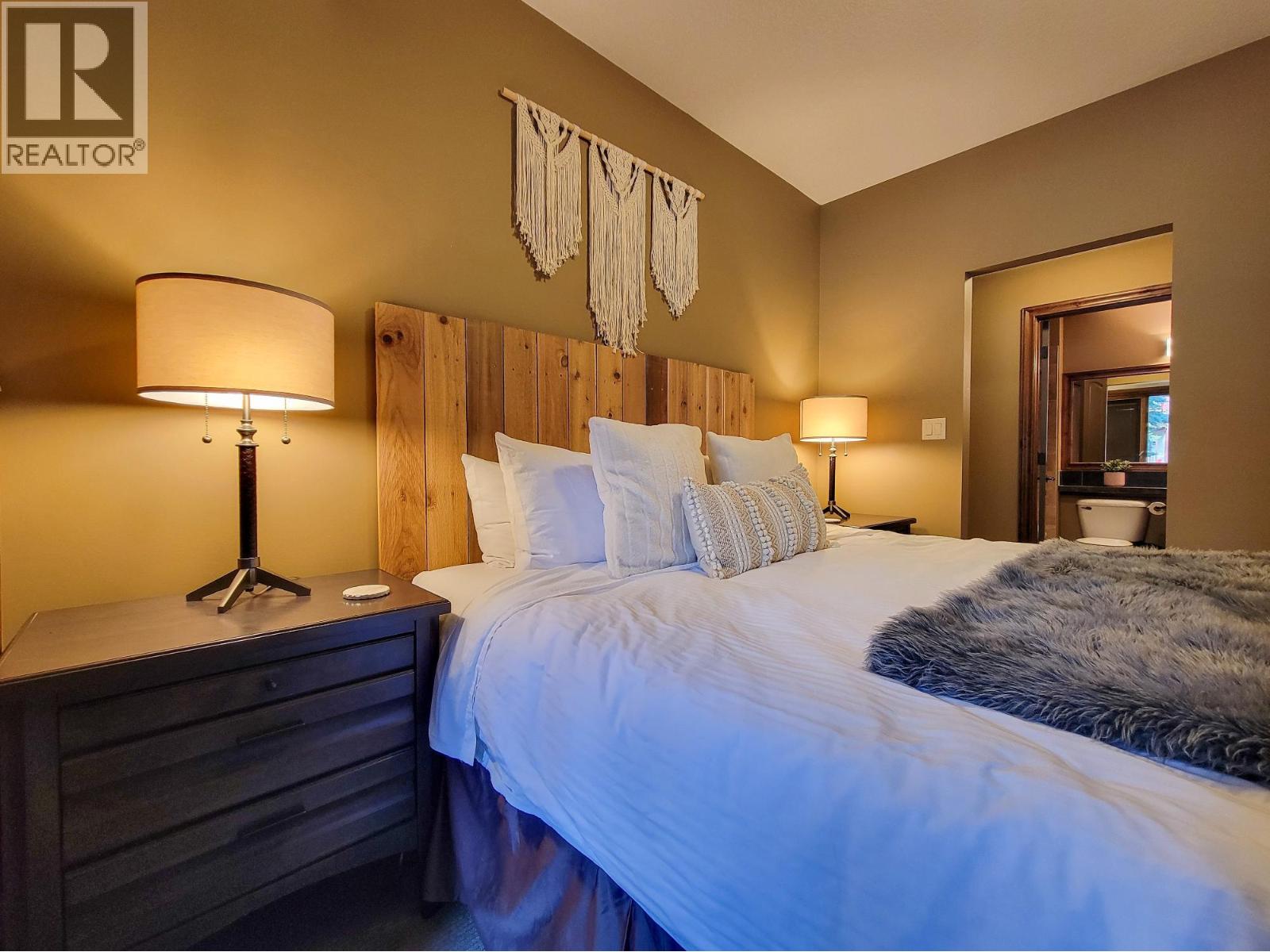 7495 Columbia Avenue Unit# 1109, Radium Hot Springs, British Columbia  V0A 1M0 - Photo 23 - 10361152
