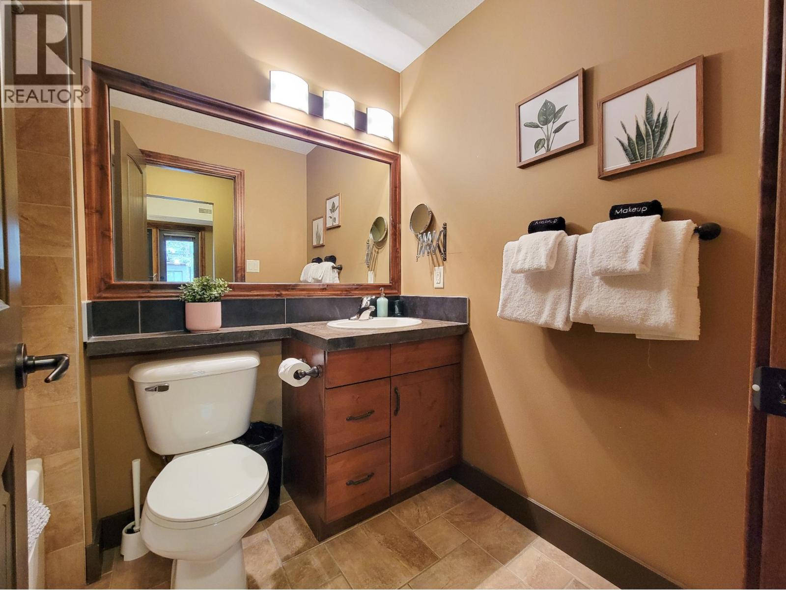 7495 Columbia Avenue Unit# 1109, Radium Hot Springs, British Columbia  V0A 1M0 - Photo 25 - 10361152