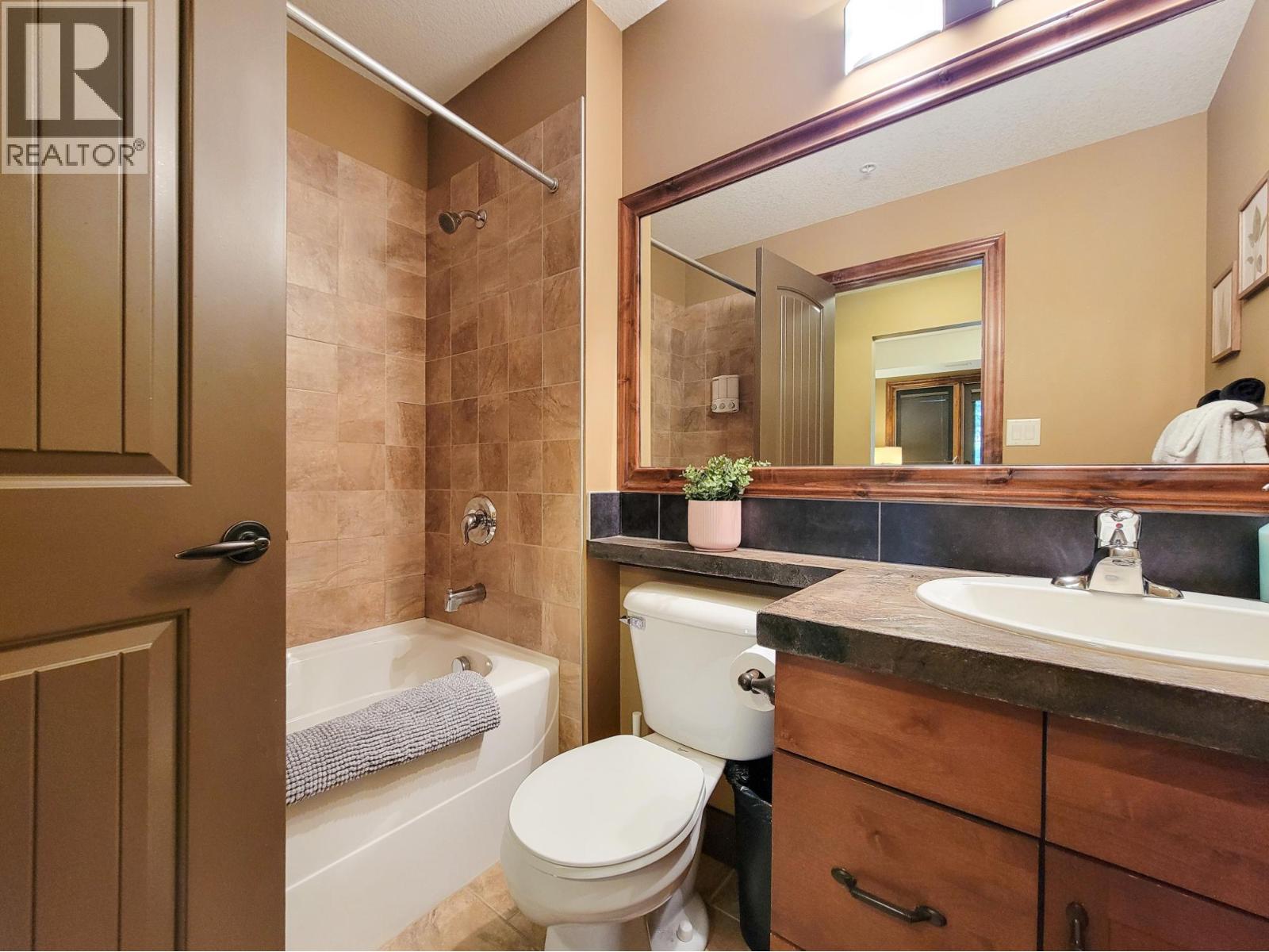 7495 Columbia Avenue Unit# 1109, Radium Hot Springs, British Columbia  V0A 1M0 - Photo 26 - 10361152