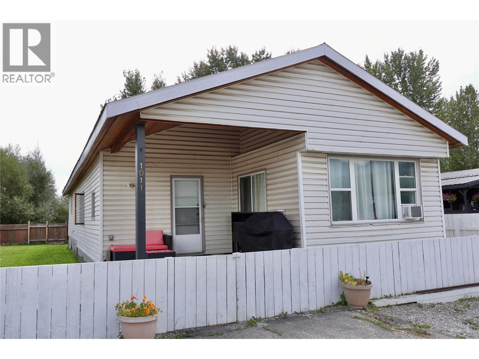 1011 King Crescent, Golden, British Columbia