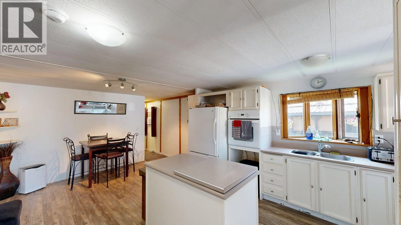 1011 King Crescent, Golden, British Columbia  V0A 1H2 - Photo 11 - 10353397