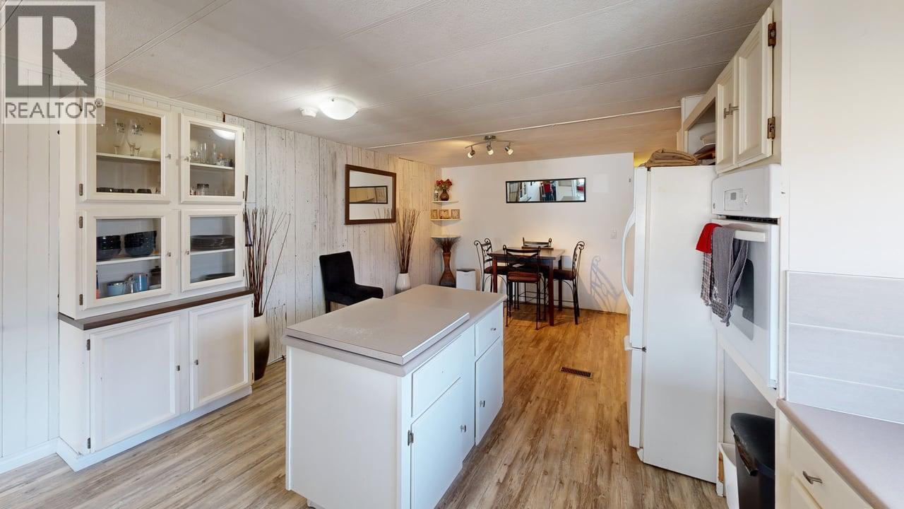 1011 King Crescent, Golden, British Columbia  V0A 1H2 - Photo 12 - 10353397
