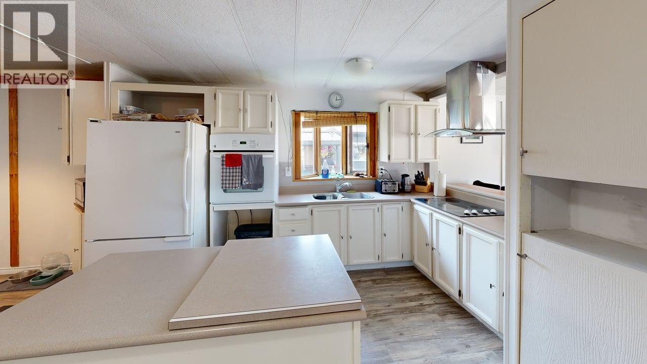 1011 King Crescent, Golden, British Columbia  V0A 1H2 - Photo 13 - 10353397