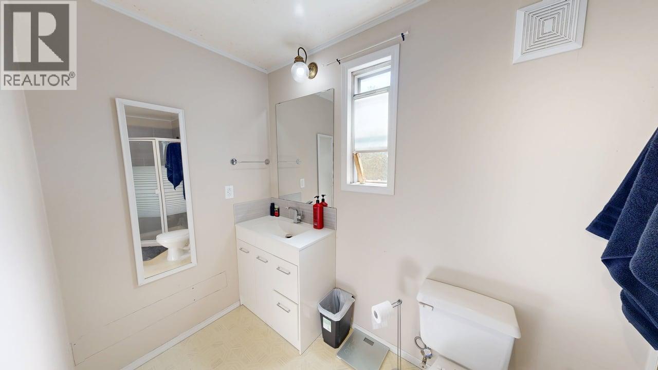 1011 King Crescent, Golden, British Columbia  V0A 1H2 - Photo 32 - 10353397