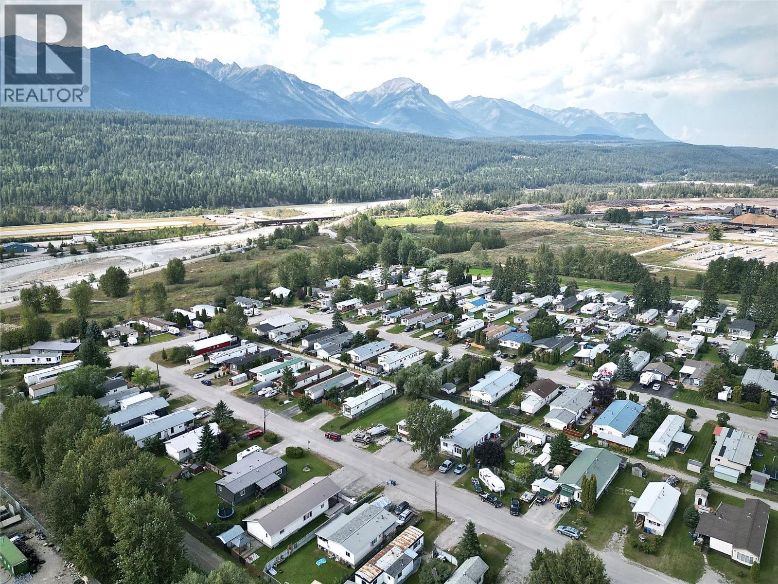 1011 King Crescent, Golden, British Columbia  V0A 1H2 - Photo 36 - 10353397